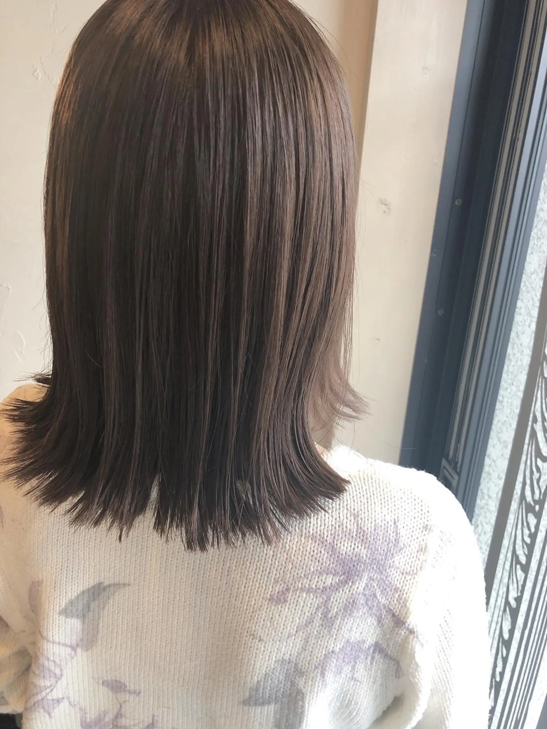 ミディアム アッシュ Euphoria 【ユーフォリア】のヘアスタイル