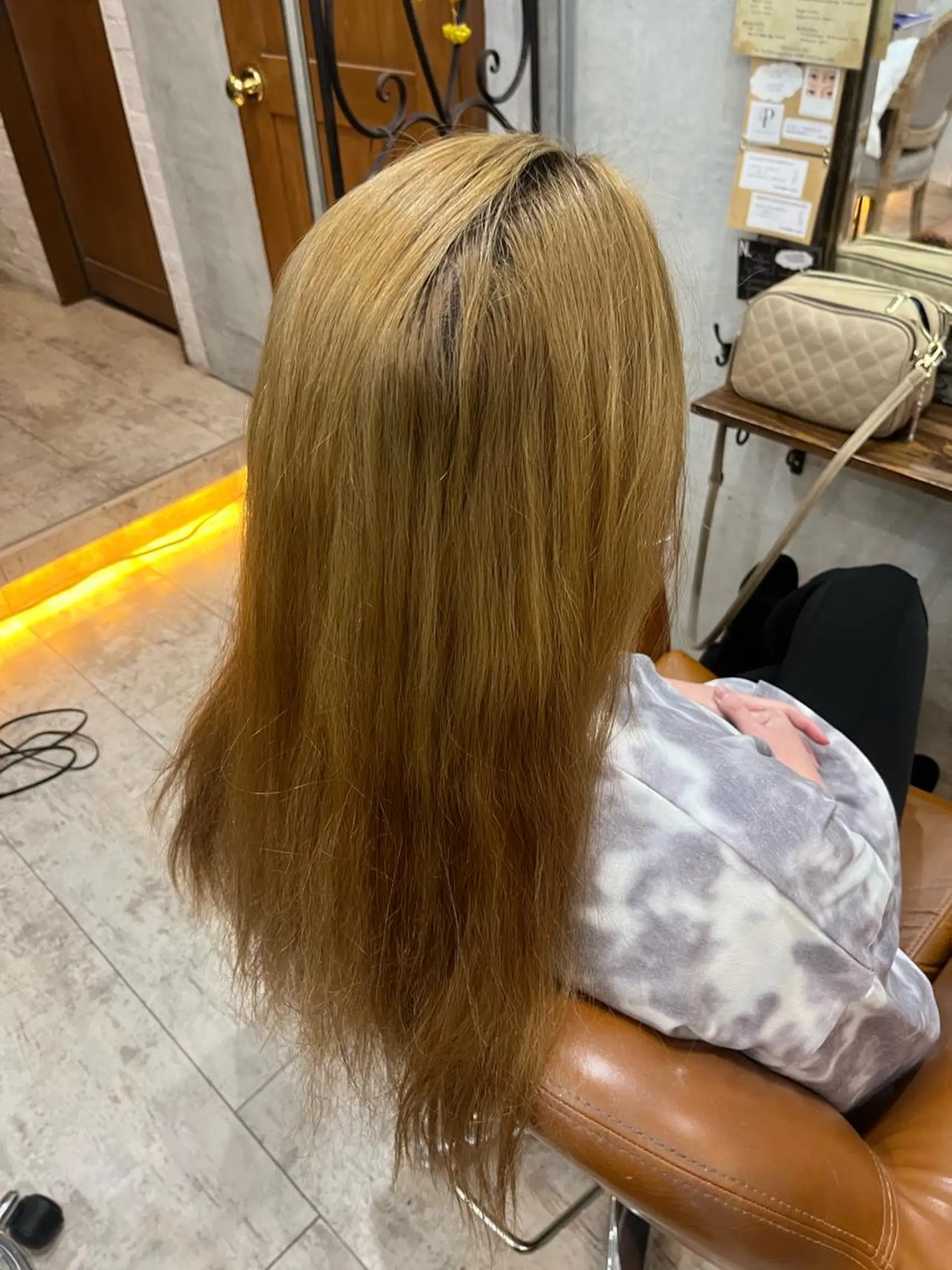 ロング カラー 艶髪/ハイトーン/ ヘアセット/モエノのヘアスタイル