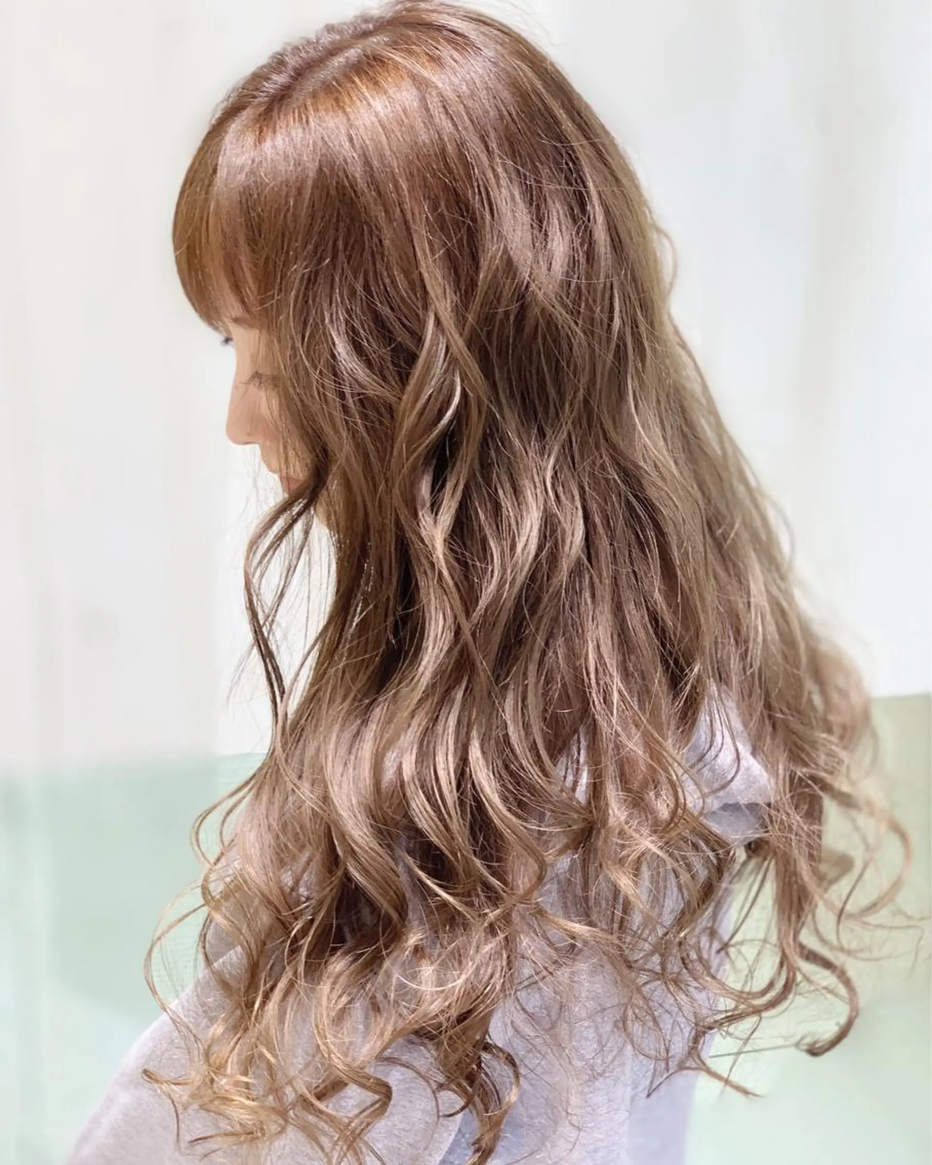 ロング カラー グレージュ 縮毛矯正 ブリーチ/バレイヤ ージュ川端裕司のヘアスタイル