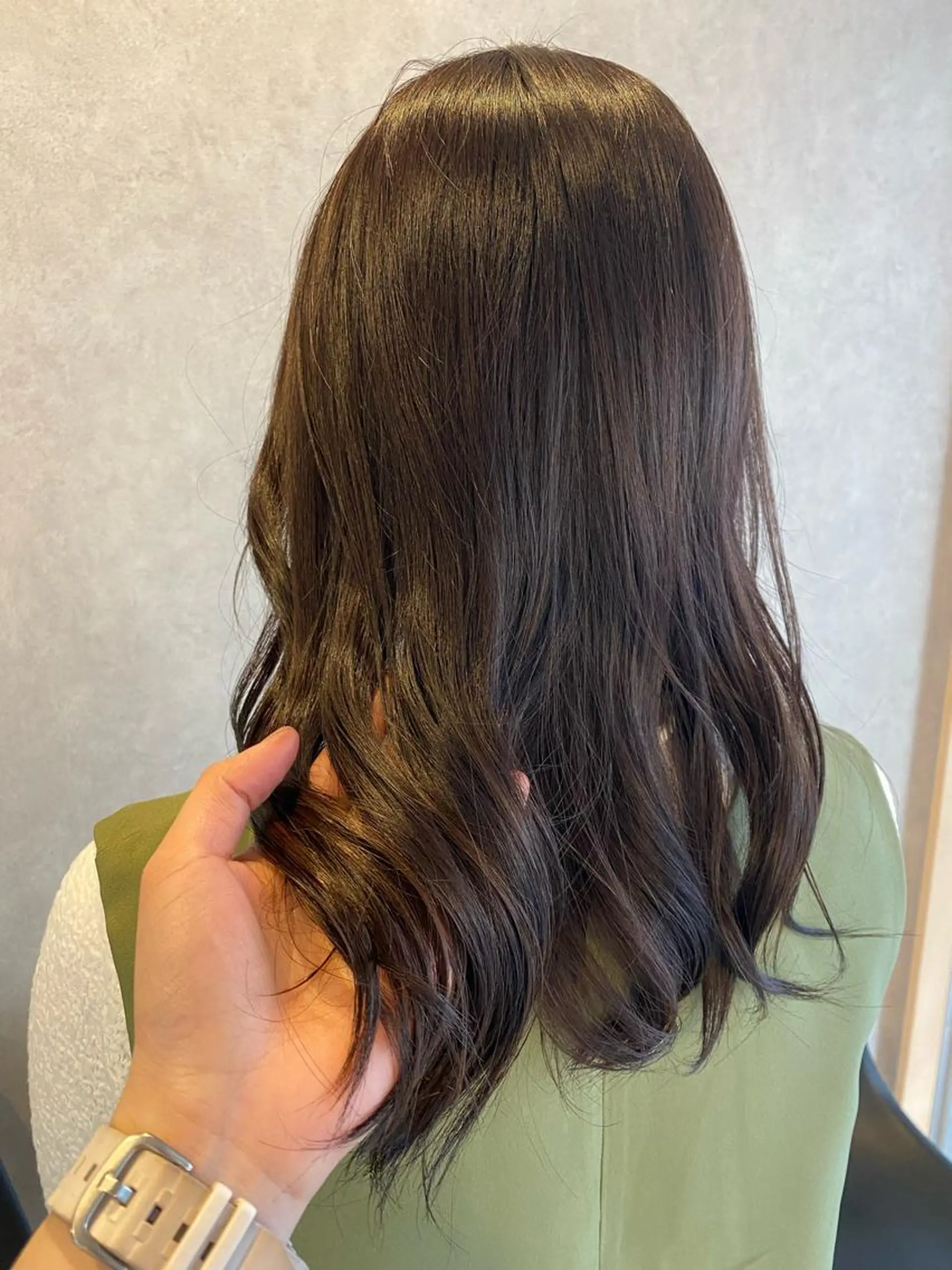 カラー ブラウンカラー レイヤーカット・透明 感カラー✨️春山栞菜のヘアスタイル