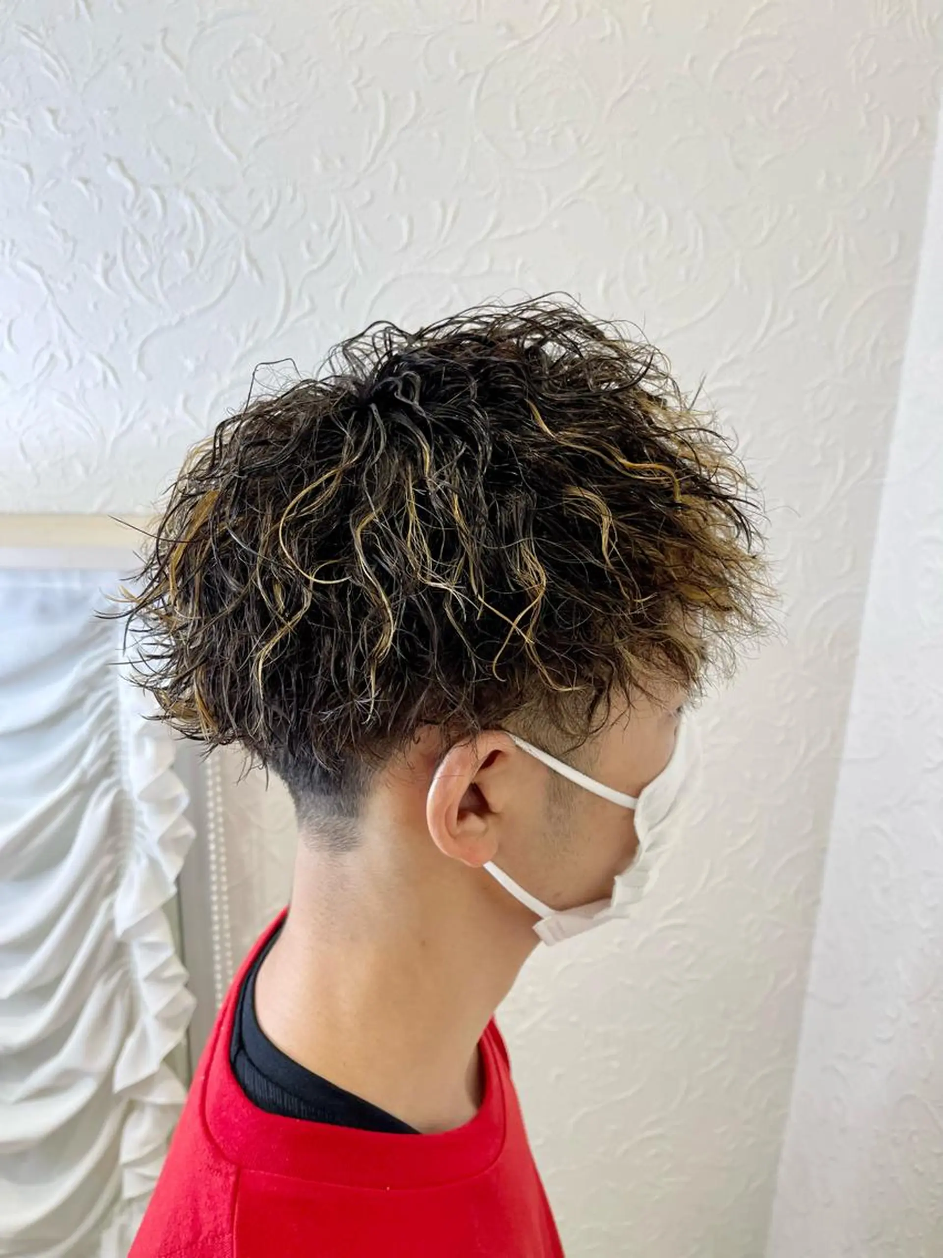 カラー メンズ カット パーマ 六反 仁哉のヘアスタイル