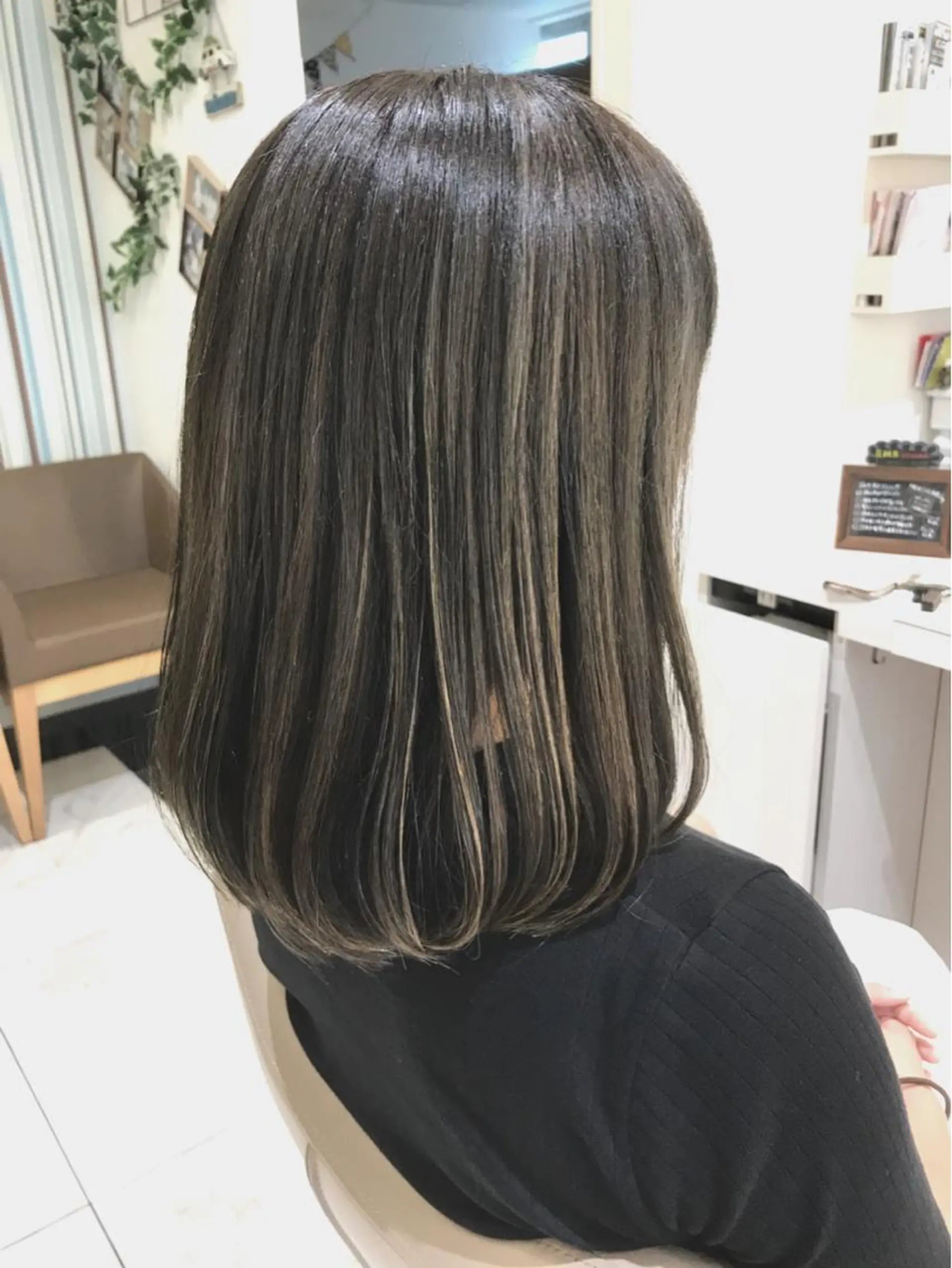 ミディアム カラー 透明感カラー グレージュ ハイライトカラー ボブ ハイライト カット ヘアカラー 山崎俊輔/髪質改善 /バレイヤージュのヘアスタイル