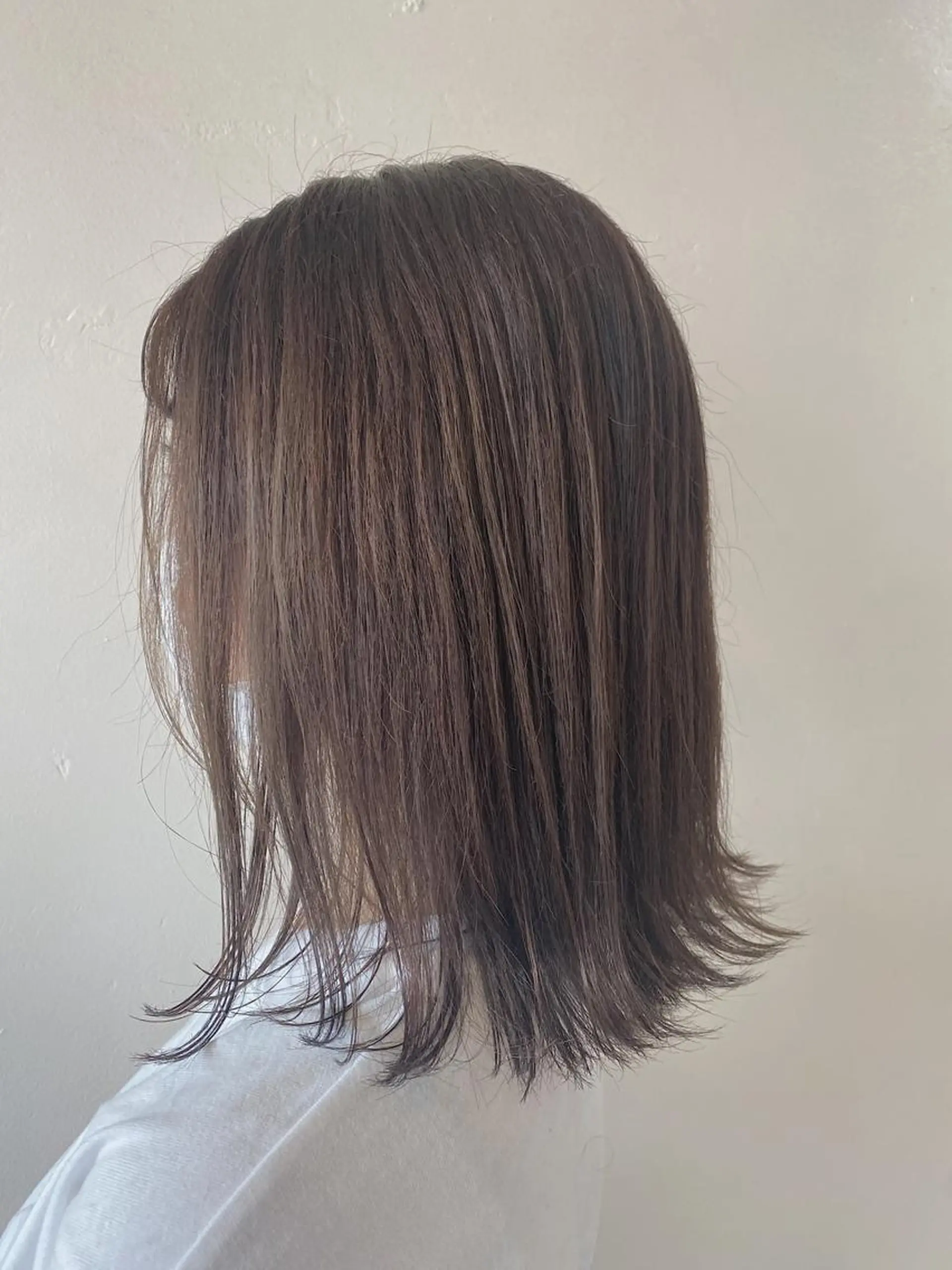 ミディアム カラー ベージュカラー ミルクティーベージュ stylist🎨 aye牧野莉香のヘアスタイル