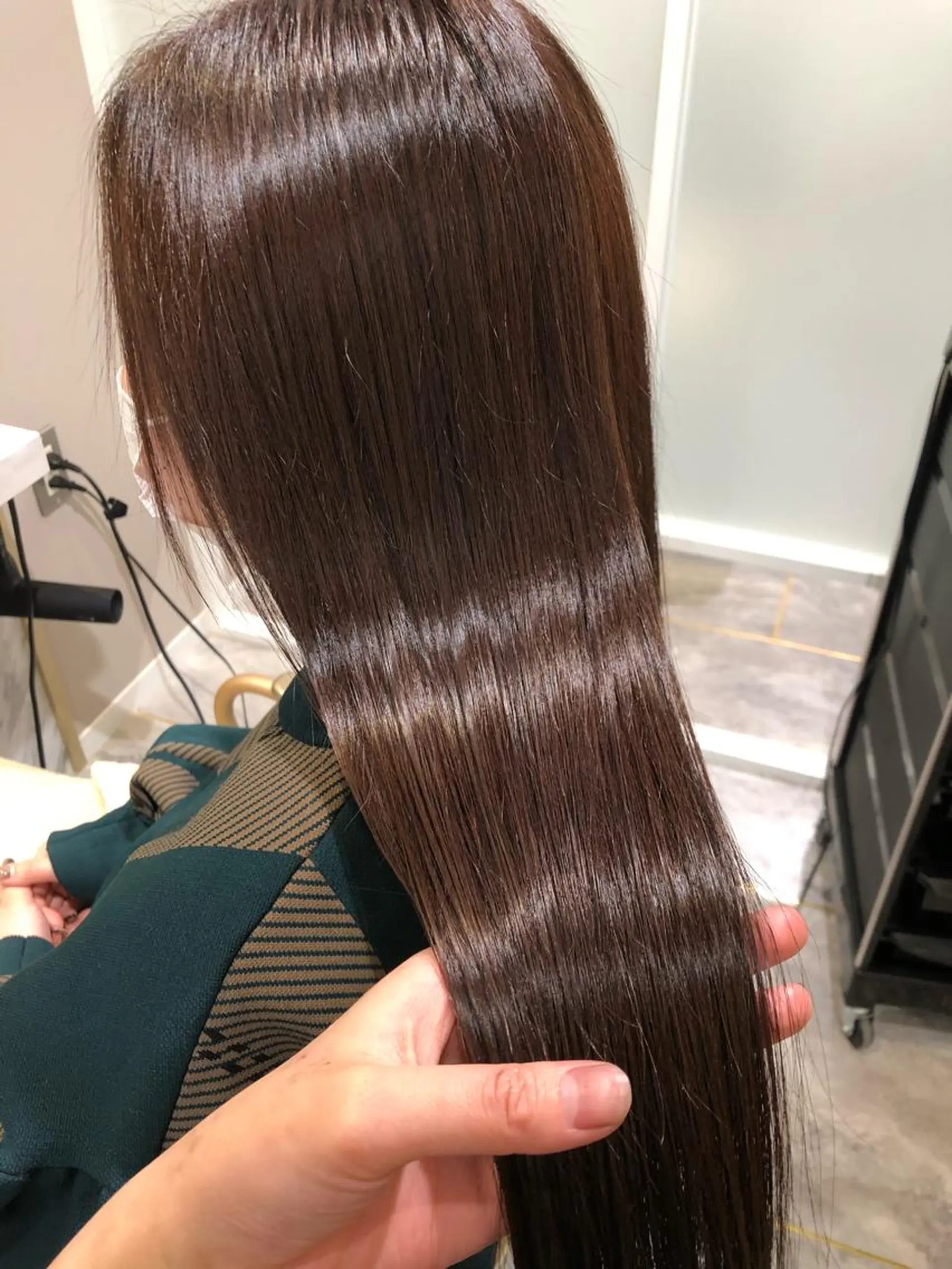 ロング 辻本 夏子のヘアスタイル