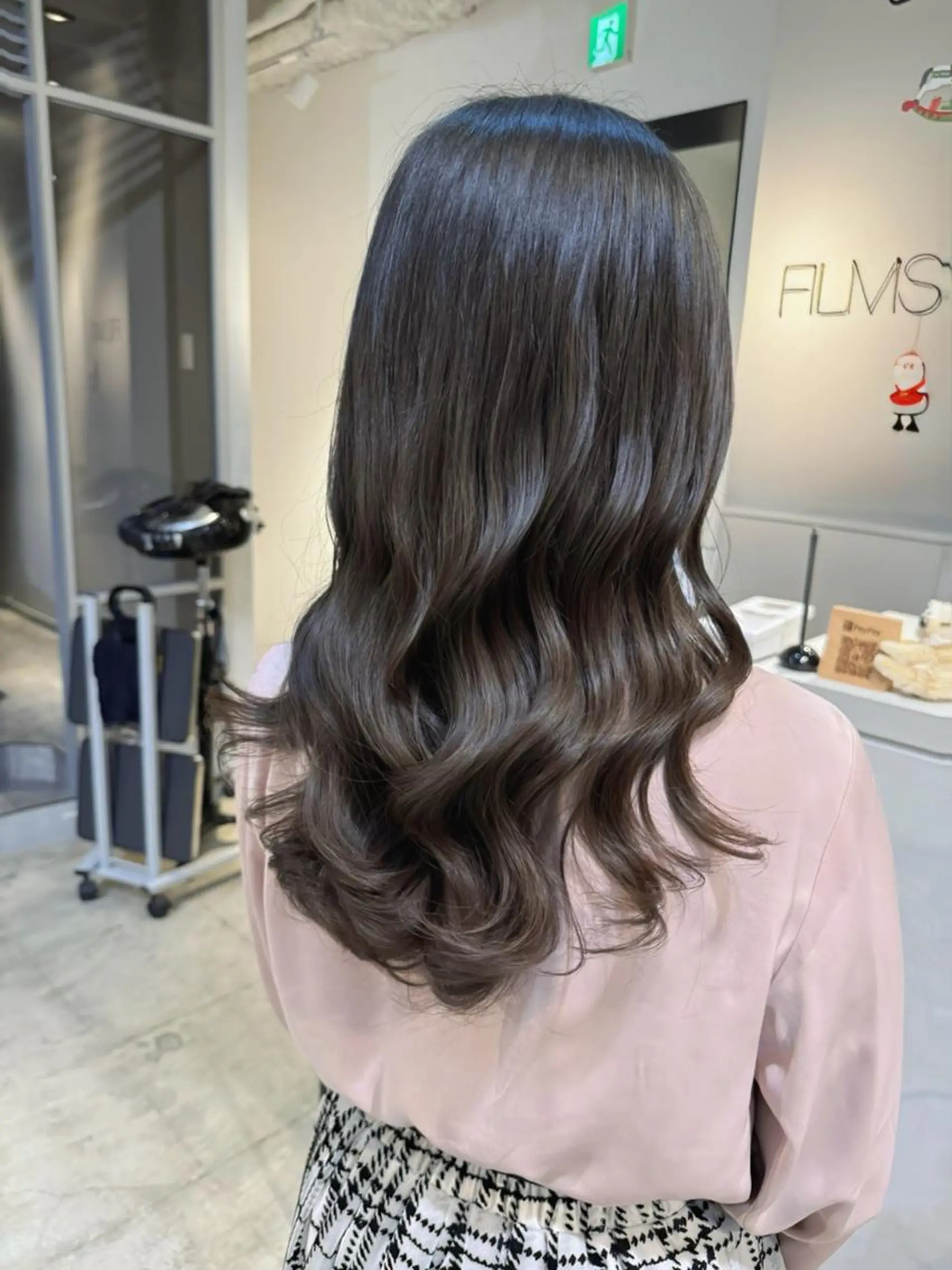 ロング パーマ レイヤー/パーマ 透明感カラー倉持弘人のヘアスタイル