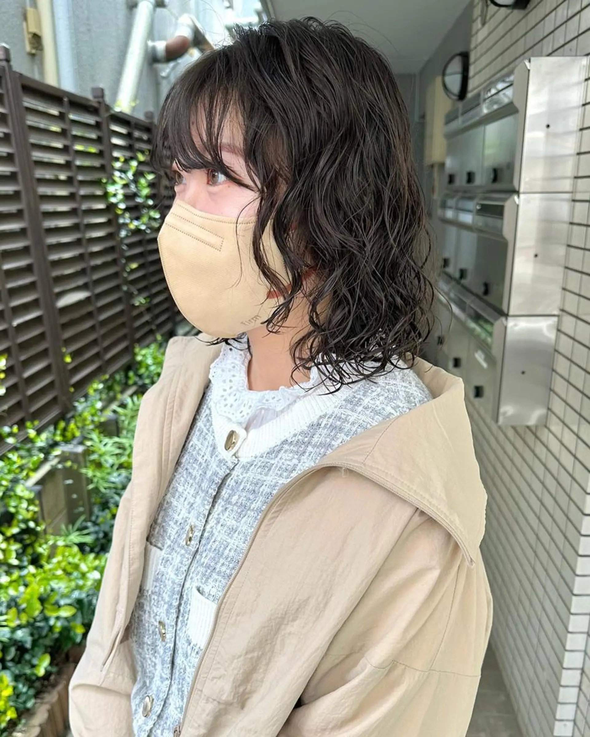 ショート カラー パーマ 切りっぱなしボブ 前下がりボブ ショートボブ 黒髪 デザインカラー 銀座No.1髪質改善 縮毛矯正/本木のヘアスタイル