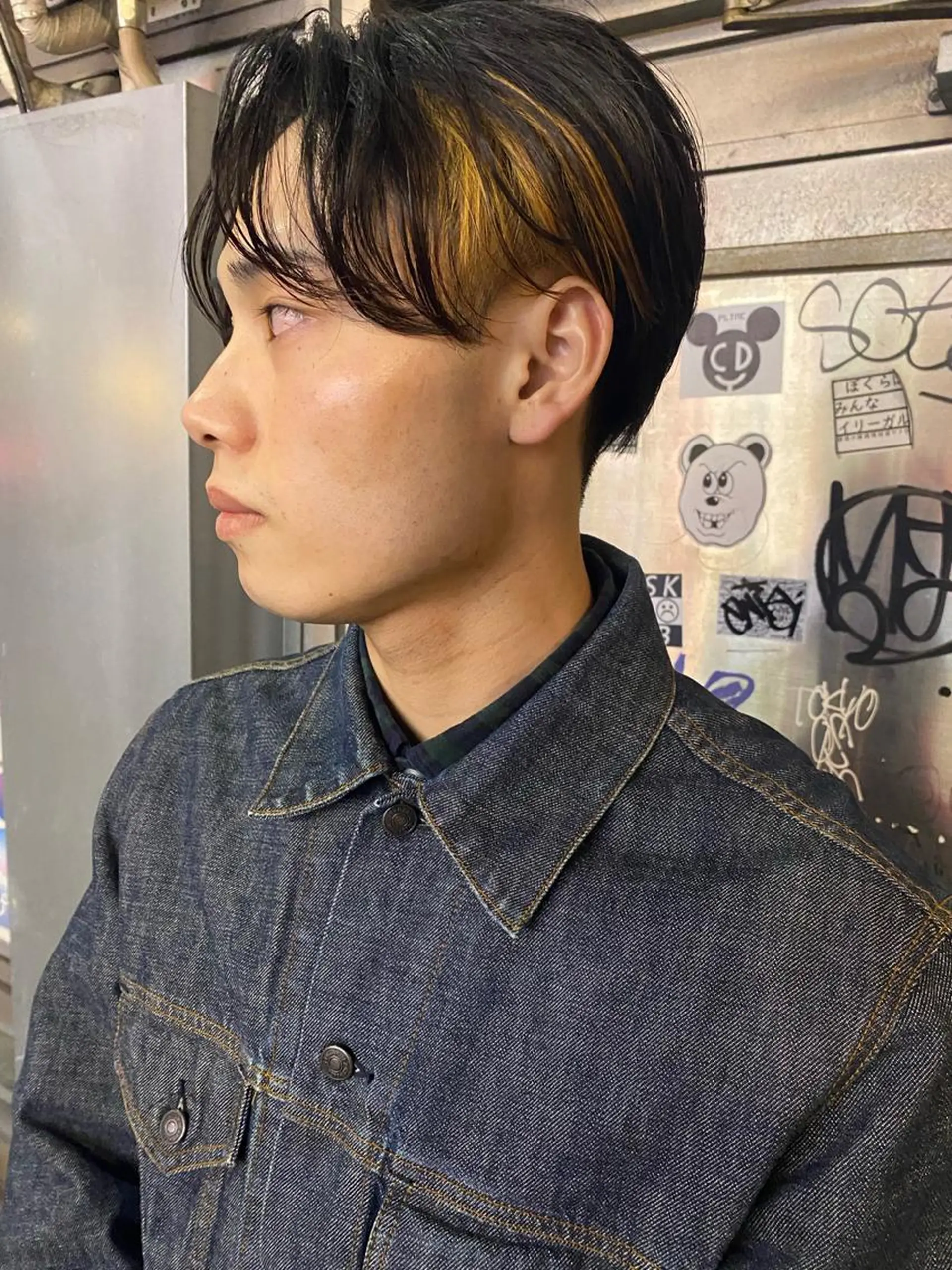 ショート カラー メンズ メンズブリーチ メンズハイライト メンズインナーカラー メンズパーマ プードルパーマ charme所属・💈メンズ短髪特化 ✂︎伊藤大輝💈のヘアスタイル