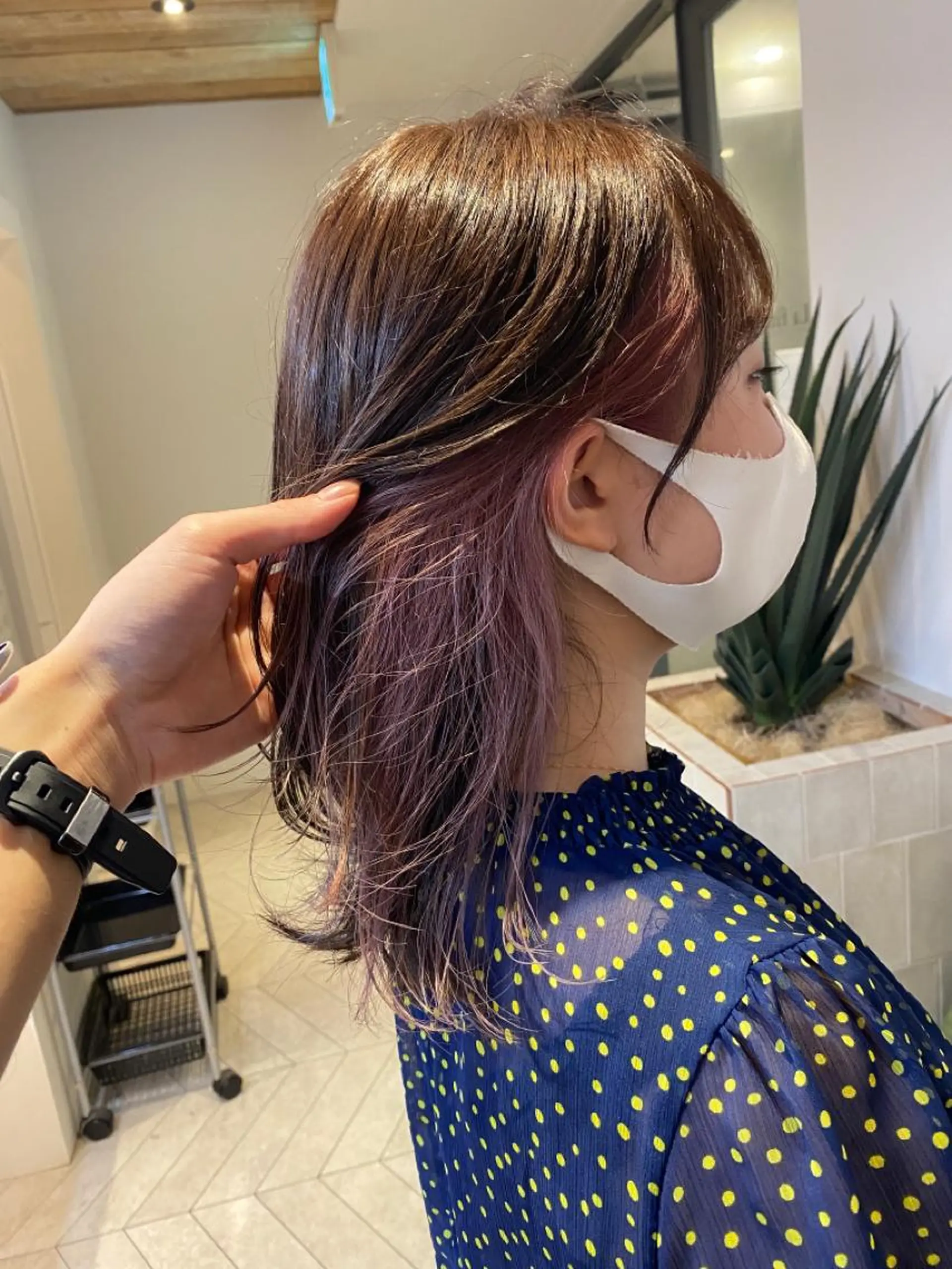 ミディアム カラー レイヤーカット 根津 友輔のヘアスタイル