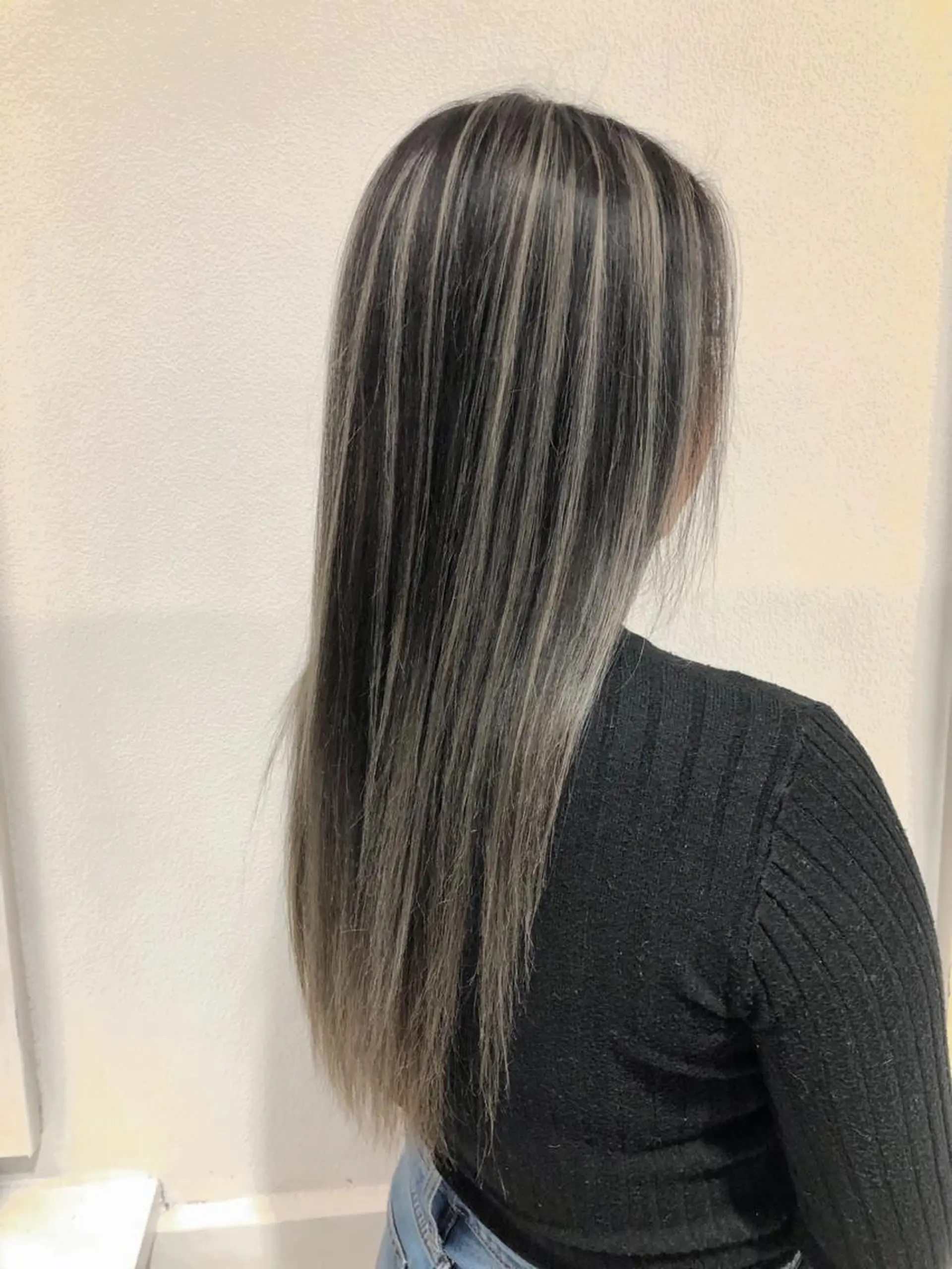 セミロング カラー バレイヤージュ シルバー レイヤーカット ヘアカラー トリートメント GiseL天神カラー 髪質改善/ブリーチのヘアスタイル