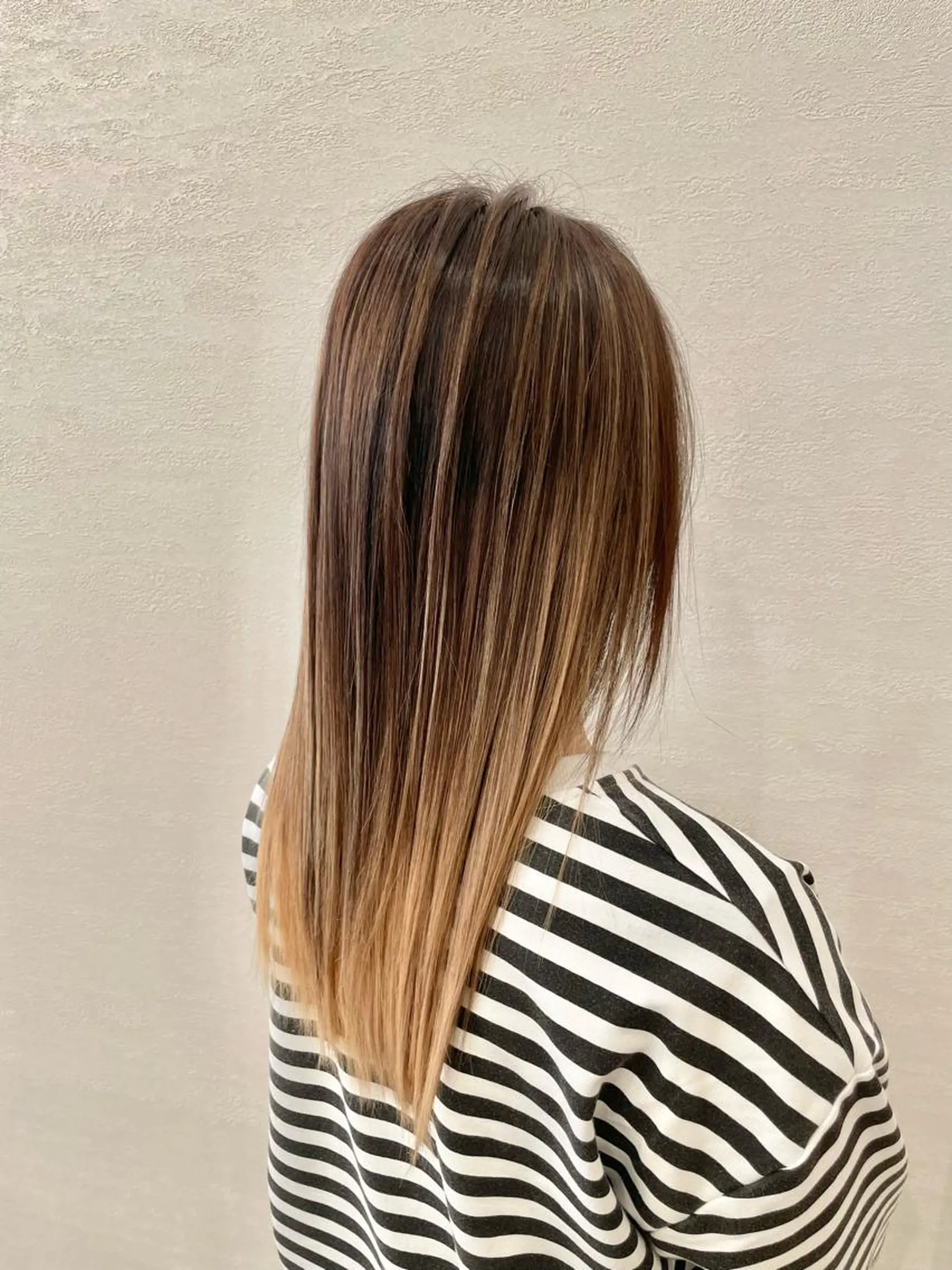 ロング カラー バレイヤージュ レイヤーカット AGU 三条店 林　雄のヘアスタイル