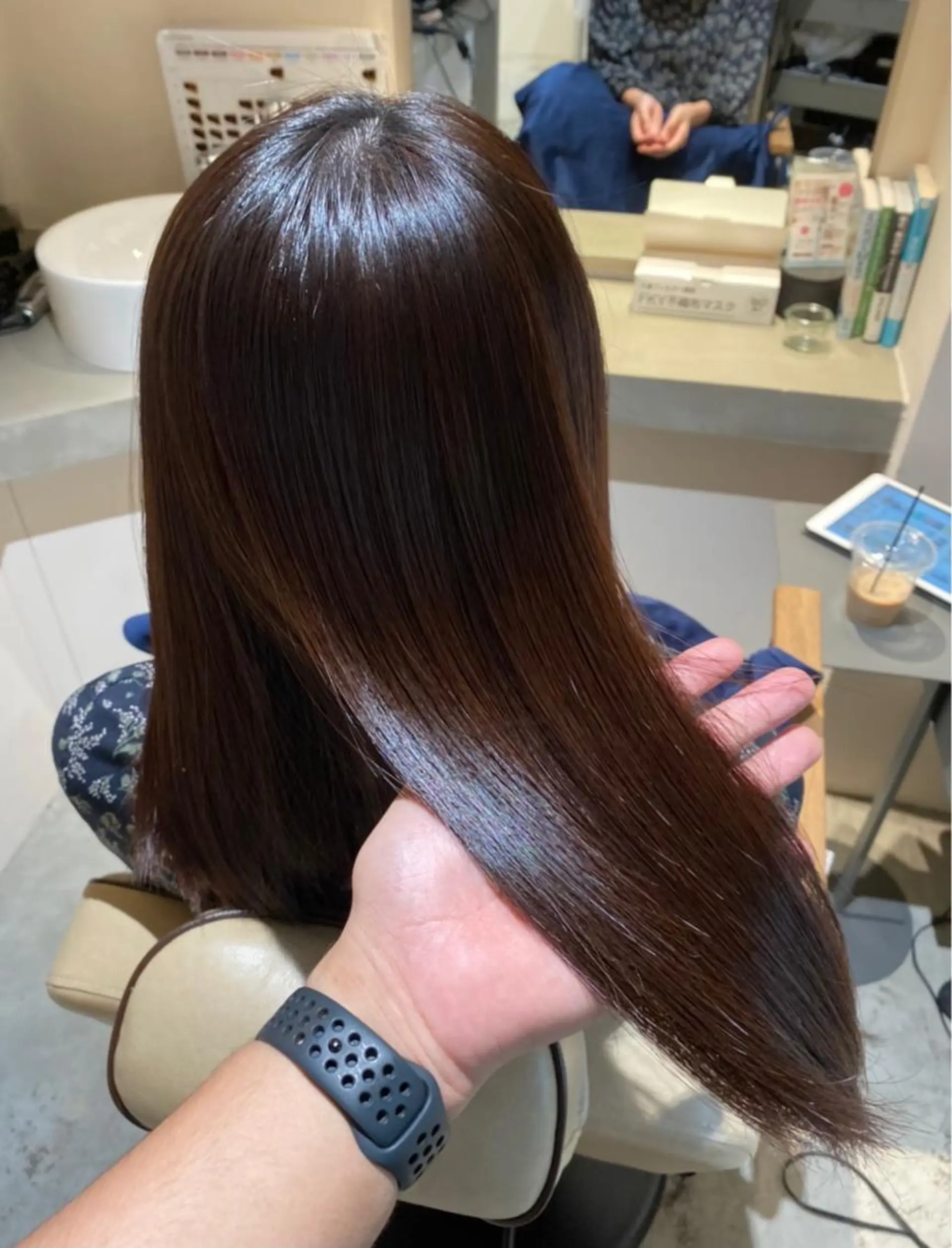 セミロング 必ず笑顔で帰っていた だきます！安田祐貴のヘアスタイル