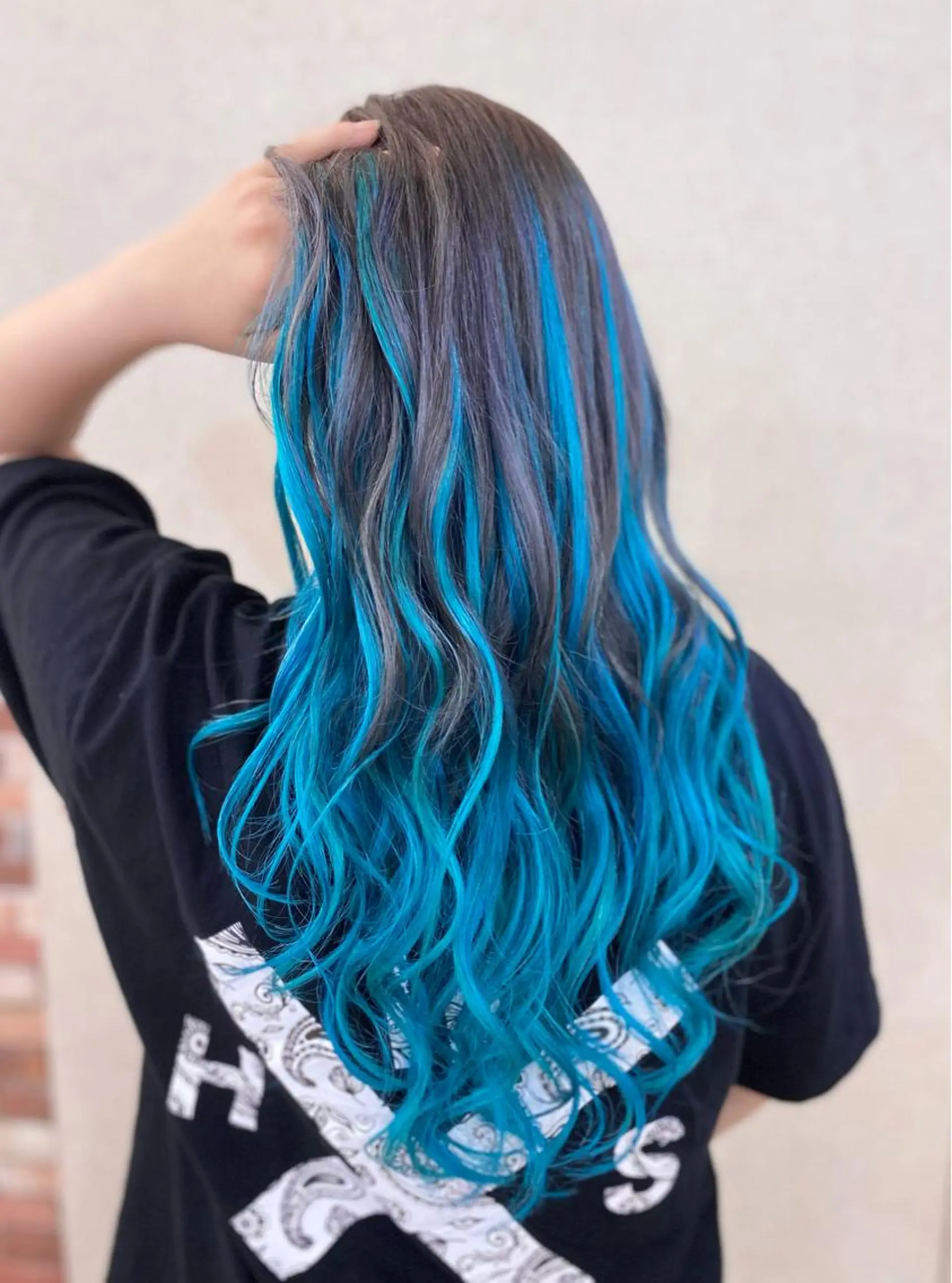 ロング カラー グレージュ エクステ 樋口健人/ハイライト /白髪ぼかし/艶髪のヘアスタイル