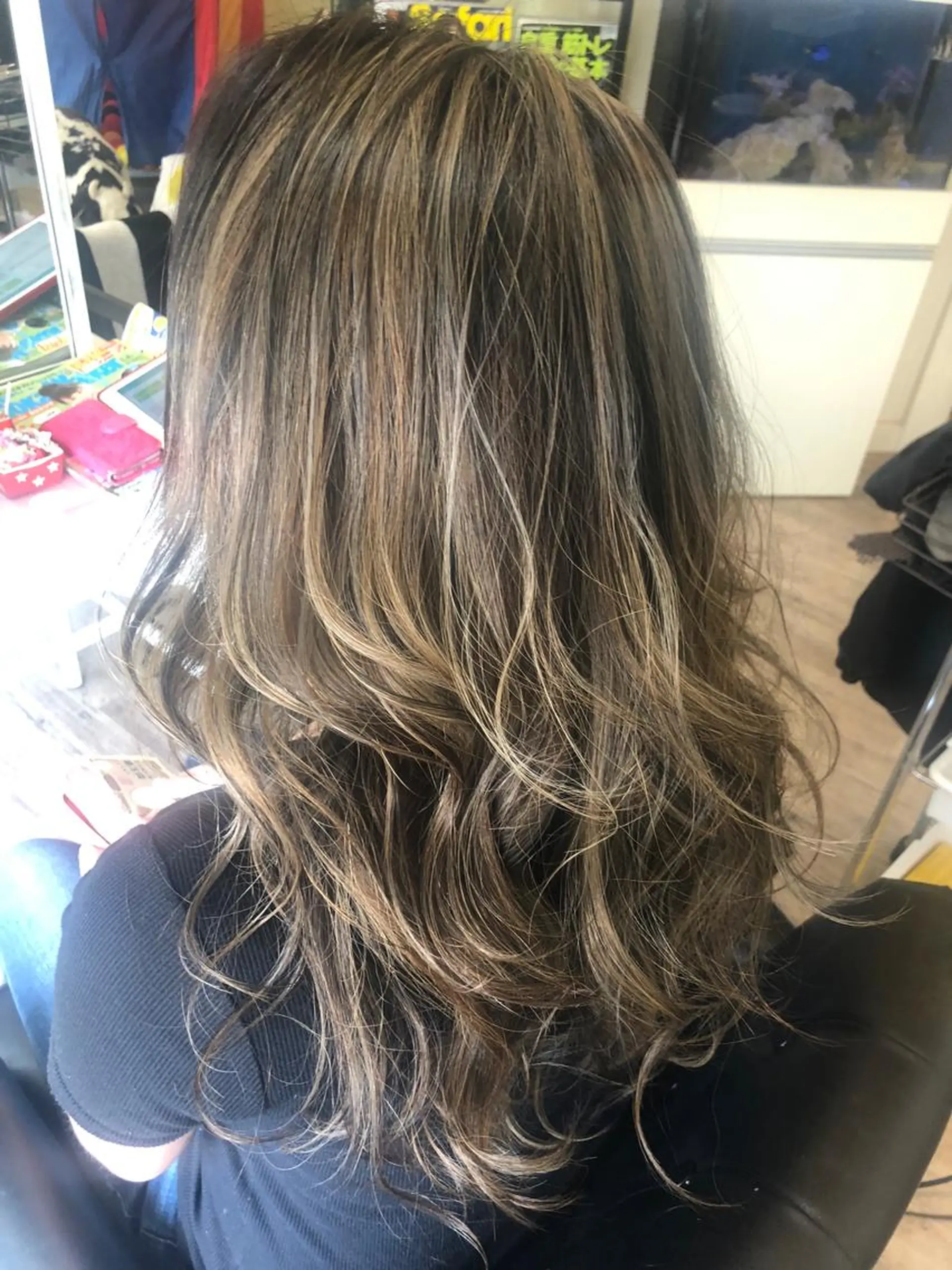 ロング カラー ヘアカラー 鶴見 和美のヘアスタイル