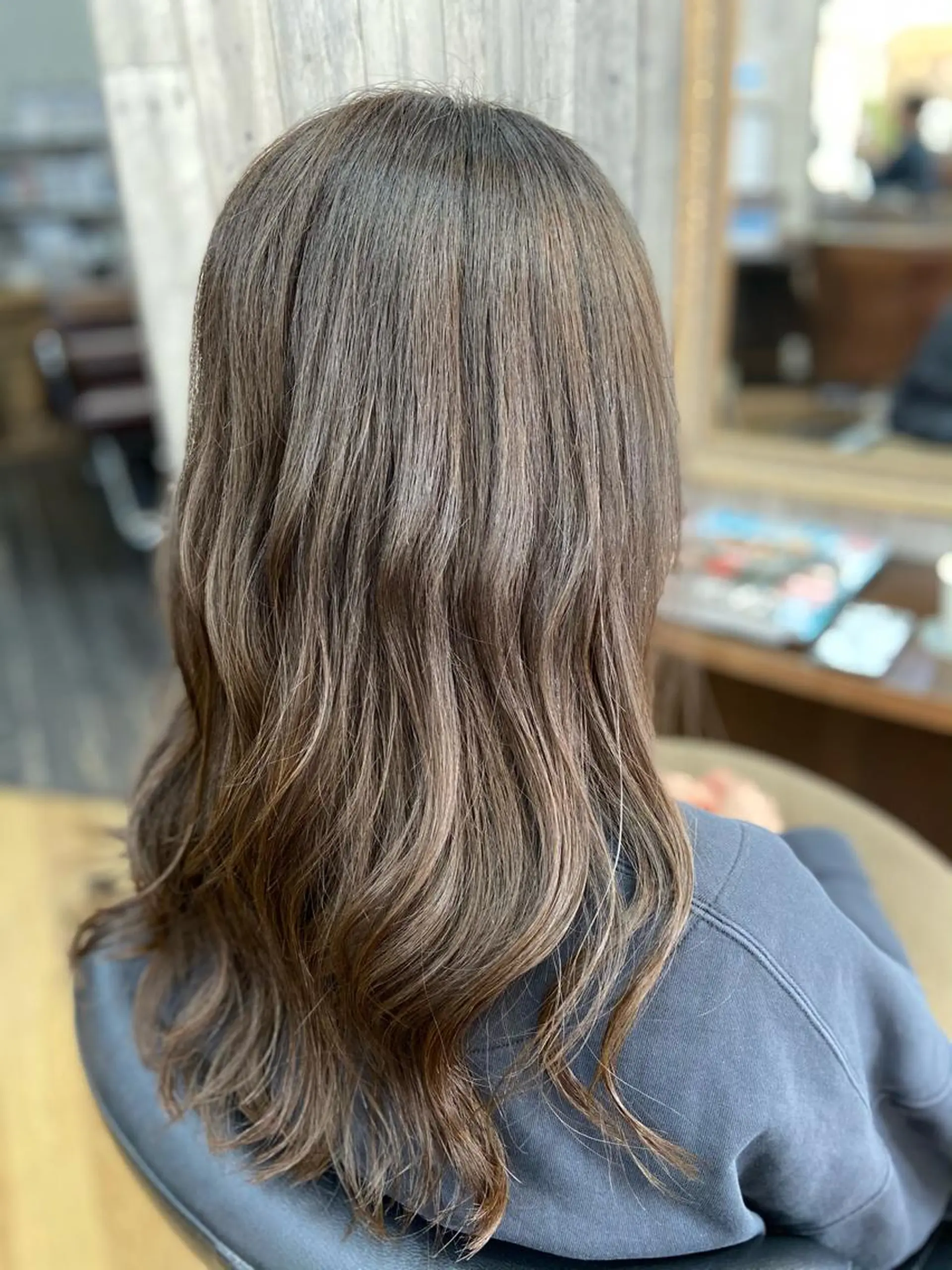 セミロング カラー グレージュ ARK 武藤のヘアスタイル