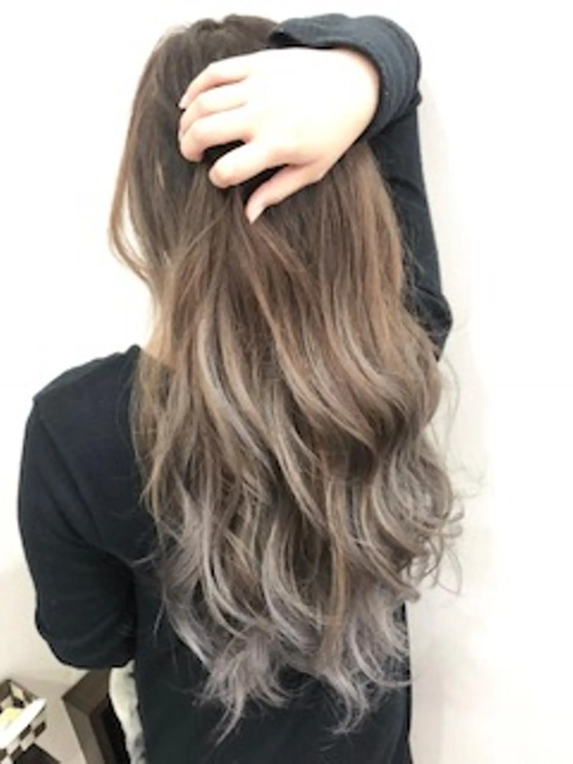 ロング カラー デザインカラー グラデーションカラー Asian Hair &Eyebrowのヘアスタイル