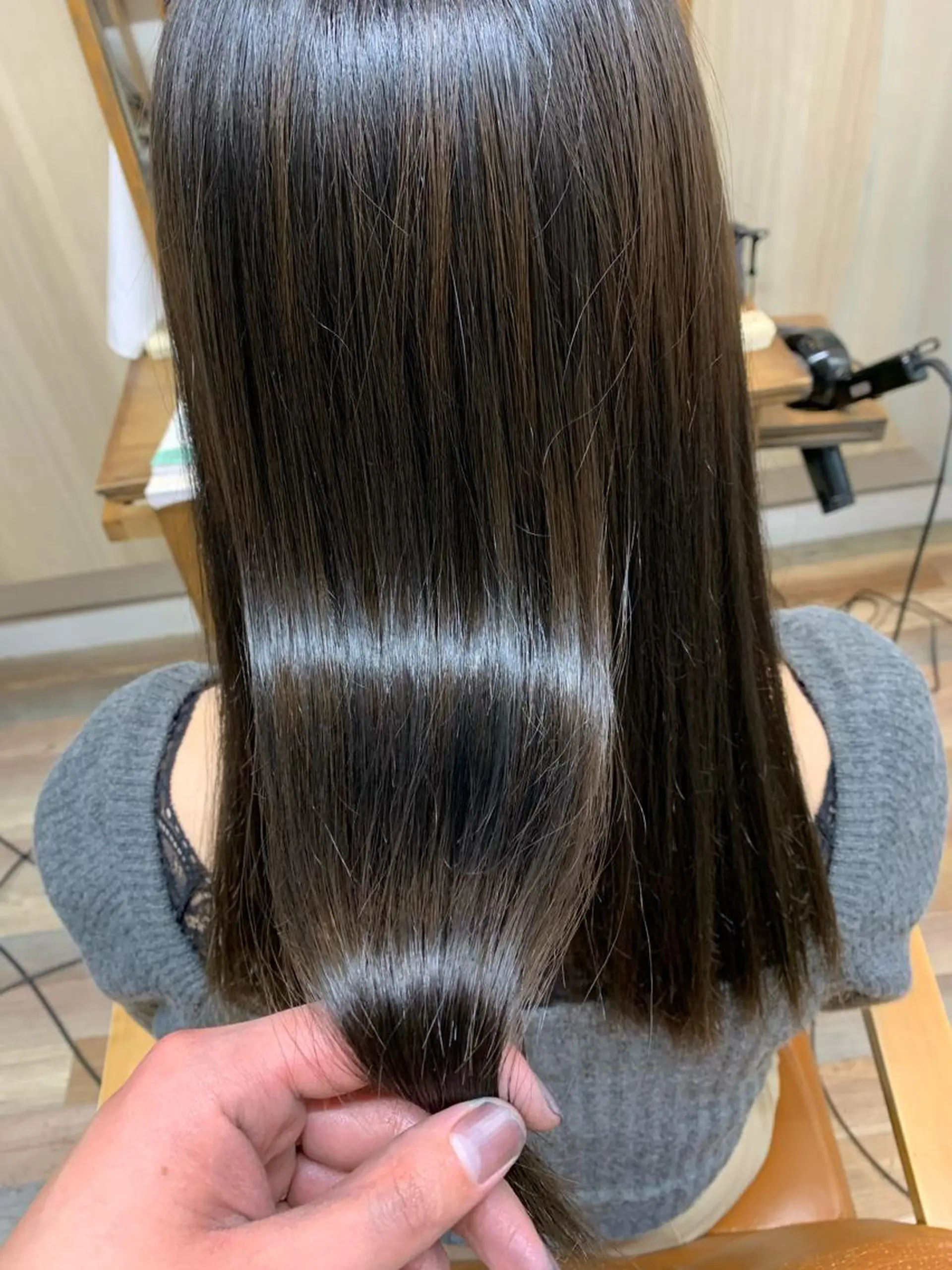 セミロング パーマ 酸性ストレート ストレートパーマ どんな髪も綺麗に✨ 髪質改善×縮毛矯正のヘアスタイル