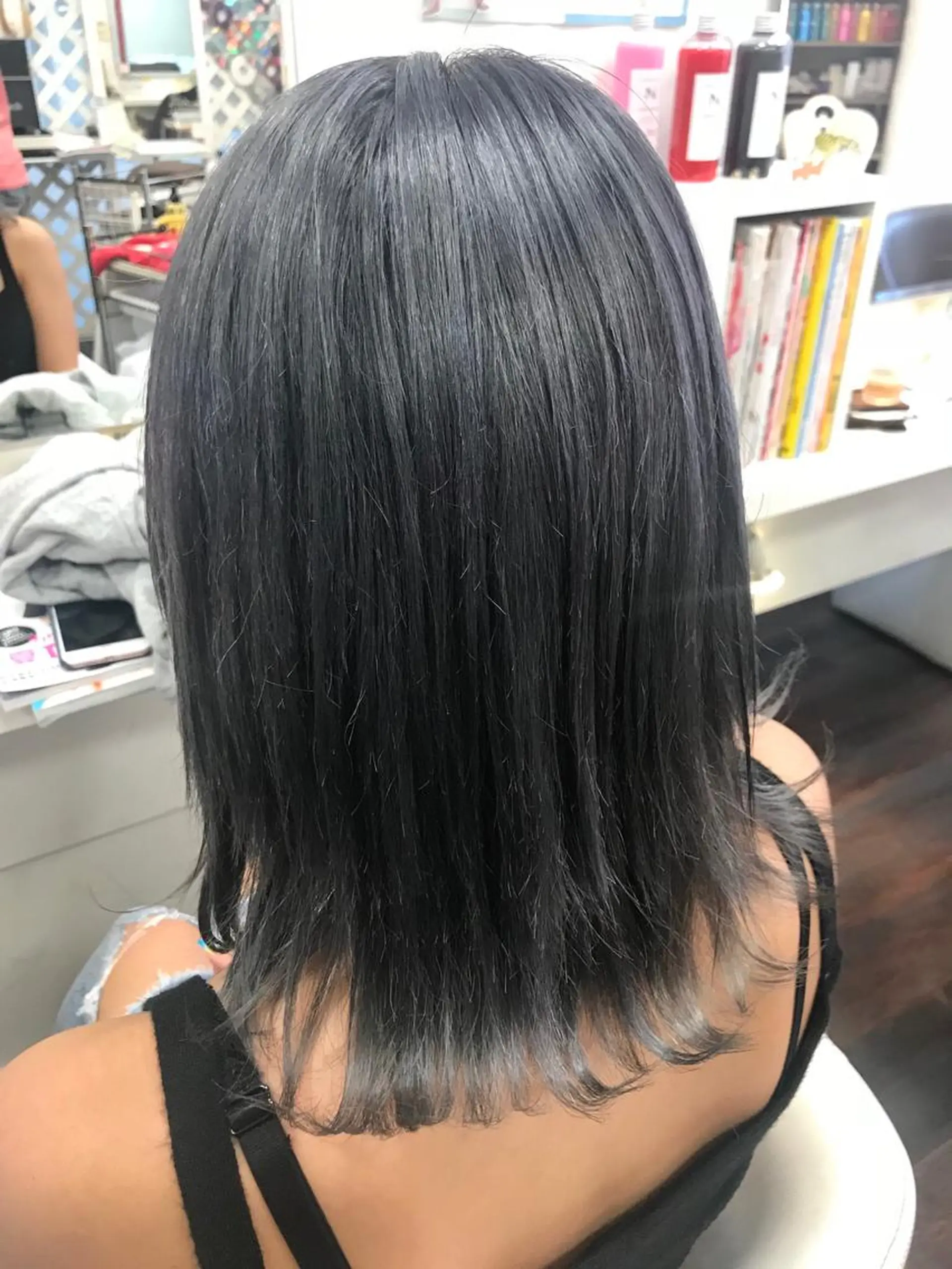 ミディアム カラー 岩谷/ブリーチ 🪽透明感カラーのヘアスタイル