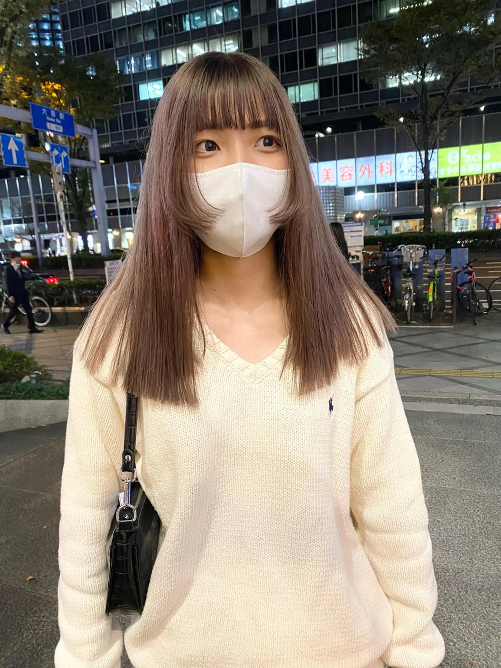 セミロング カラー パーマ ヘアアレンジ デザインカラー/ボブ ブリーチカラー/ユリのヘアスタイル