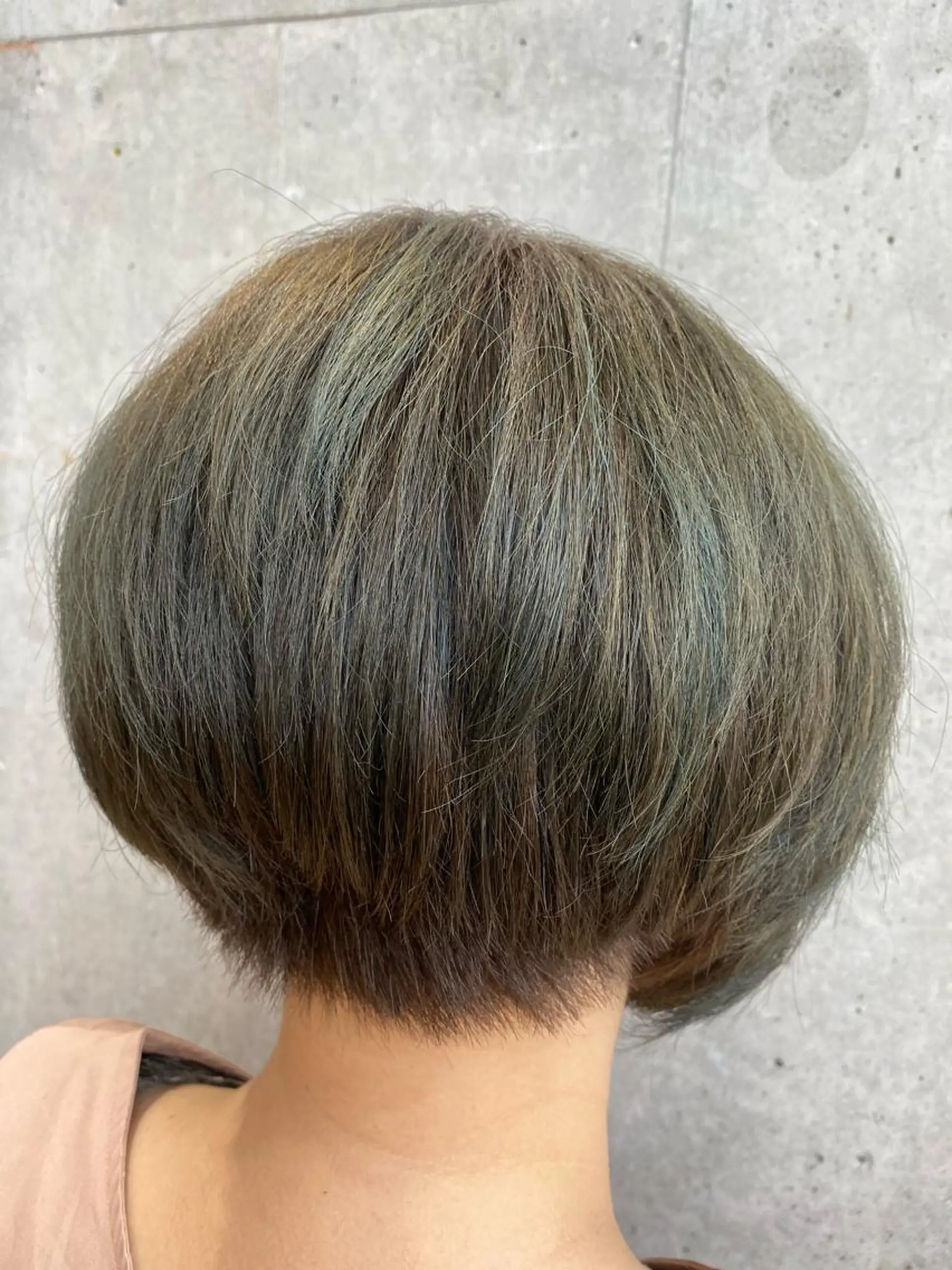 ショート カラー な つのヘアスタイル