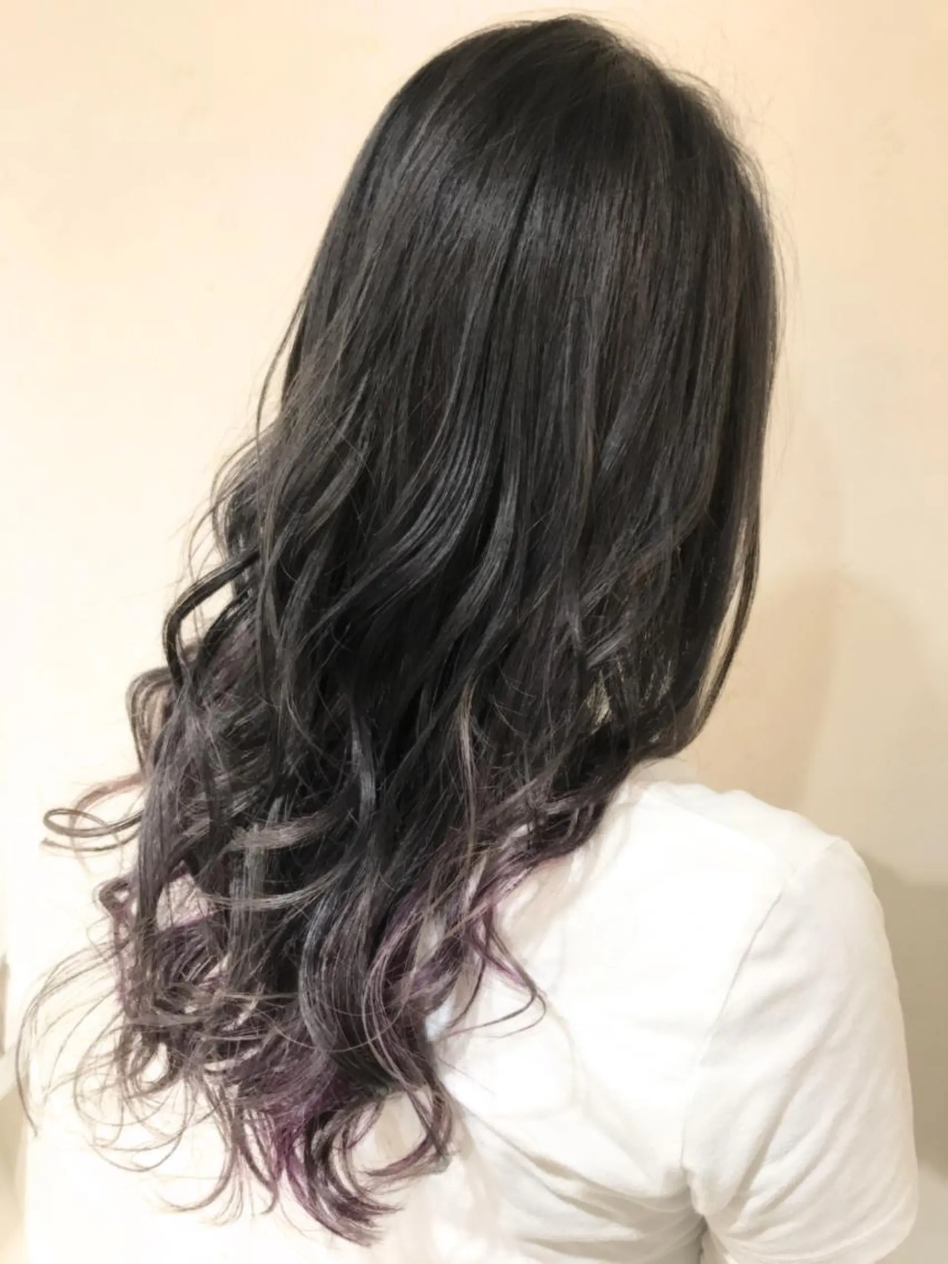 ロング カラー パーマ ヘアアレンジ ダークグレー バイオレットカラー バレイヤージュ/ 髪質改善/渡邉悟🌱のヘアスタイル