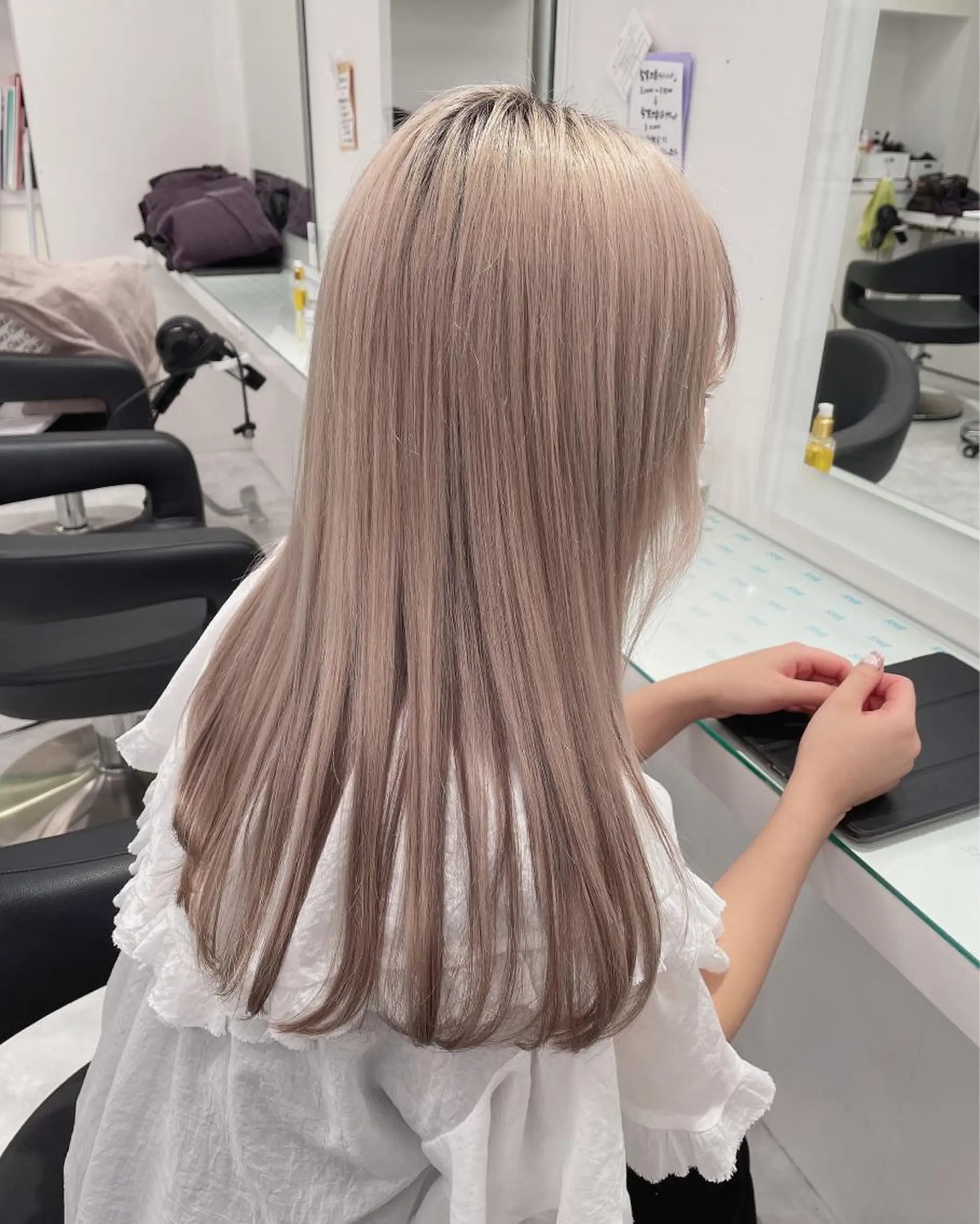 セミロング カラー ヘアカラー トリートメント 💗🤍透明感カラー 🤍💗kanonのヘアスタイル