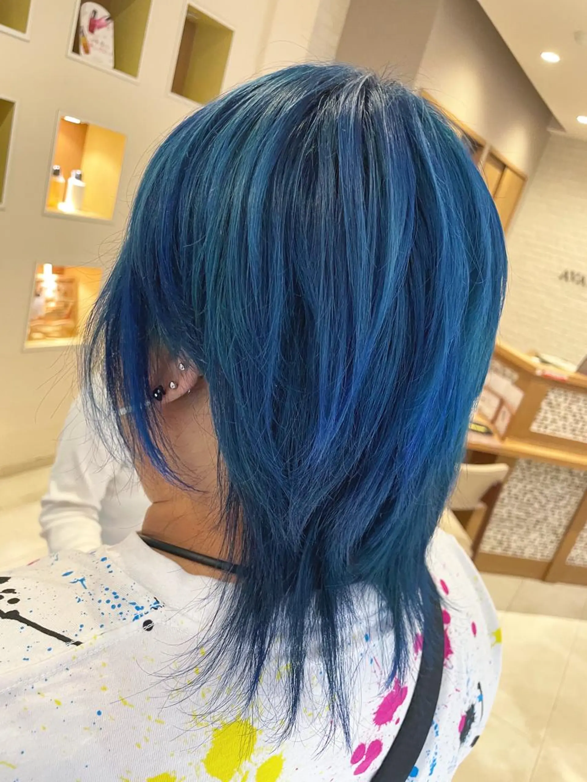 カラー ブルーカラー レイヤー/くびれ/ 縮毛/チェレ金剛のヘアスタイル