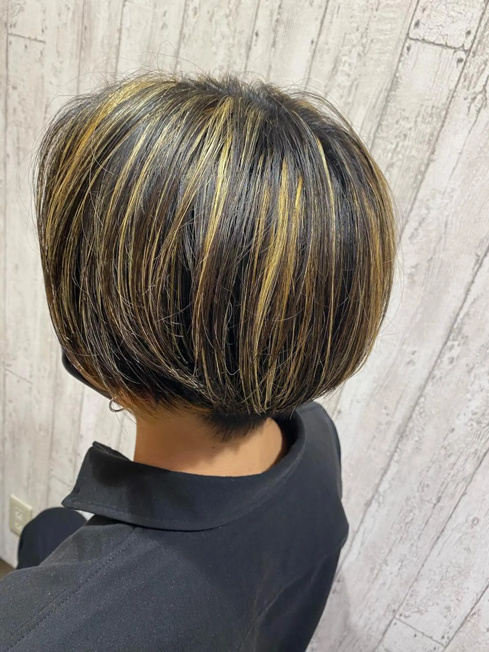 カラー メンズ メンズハイライト 抜きっぱなしブロンド ハイライトカラー 🦋店長🦋 ほんさわ みずきのヘアスタイル