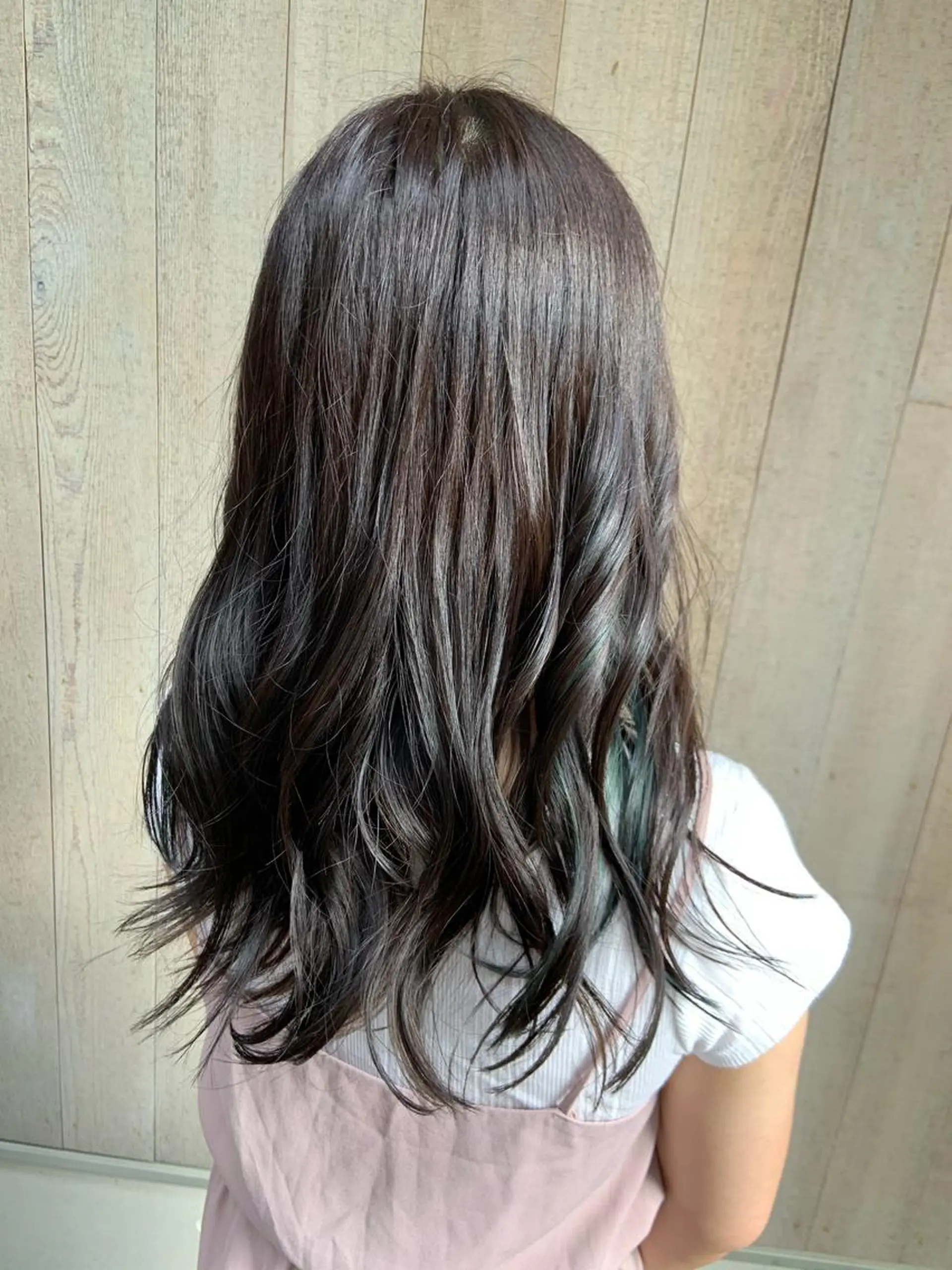 ロング カラー パーマ ヘアアレンジ ハイトーンカラー🤍 山下 優華のヘアスタイル