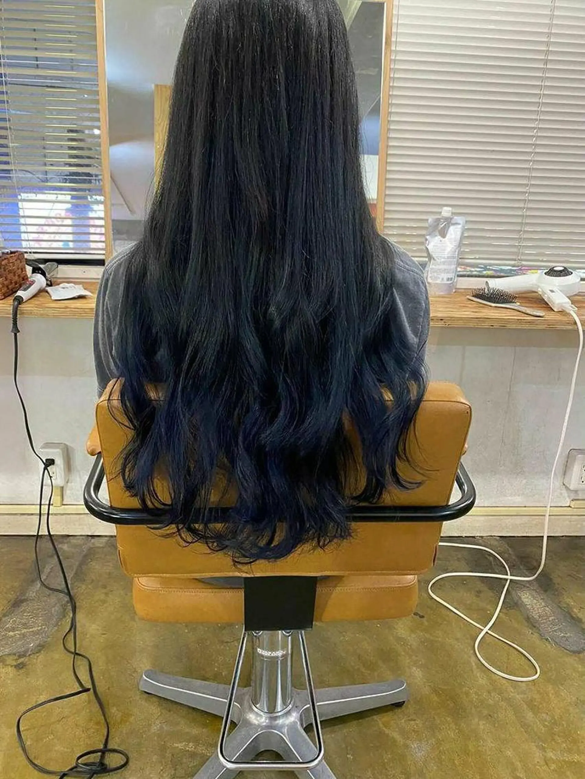 ロング カラー ブリーチ ブルーカラー カット トリートメント 🔳髪質改善🔳 岡本陽のヘアスタイル
