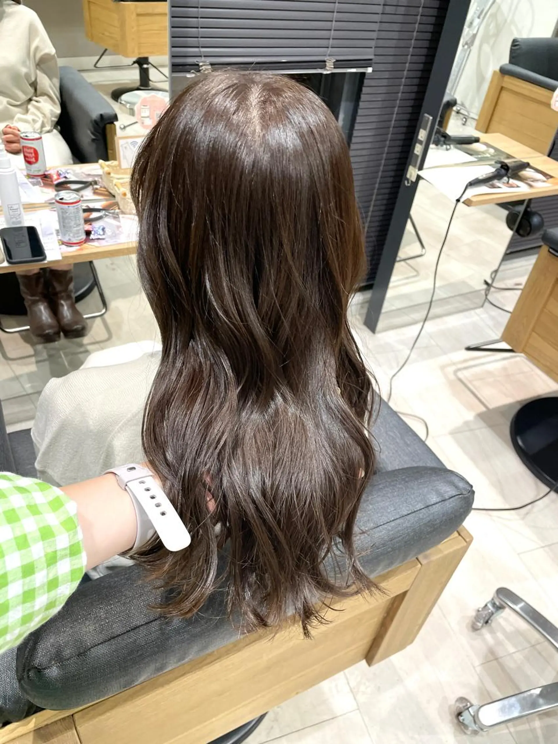 セミロング コトネ🫧 韓国風レイヤーカットのヘアスタイル