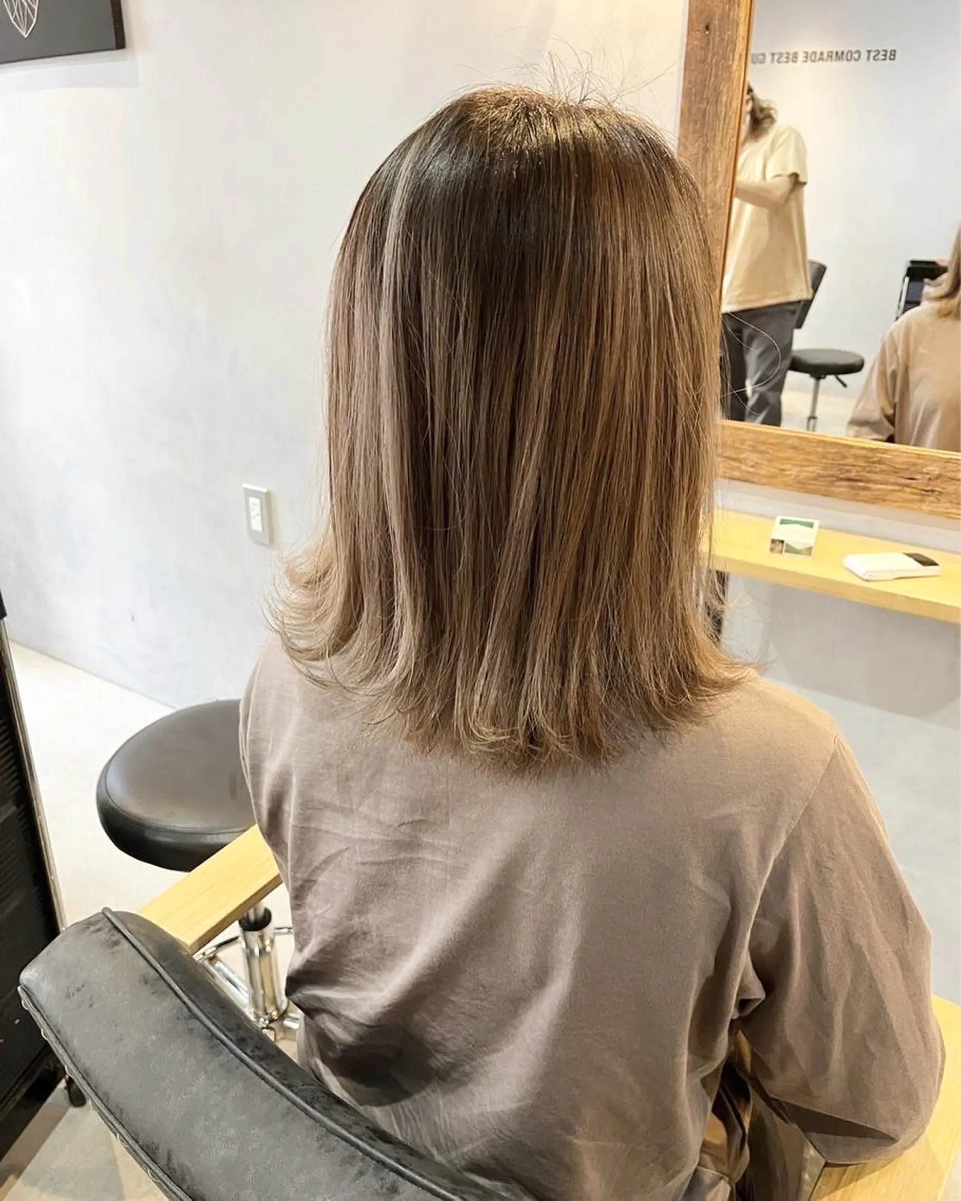 ミディアム カラー ハイライト 透明感カラー松本のヘアスタイル