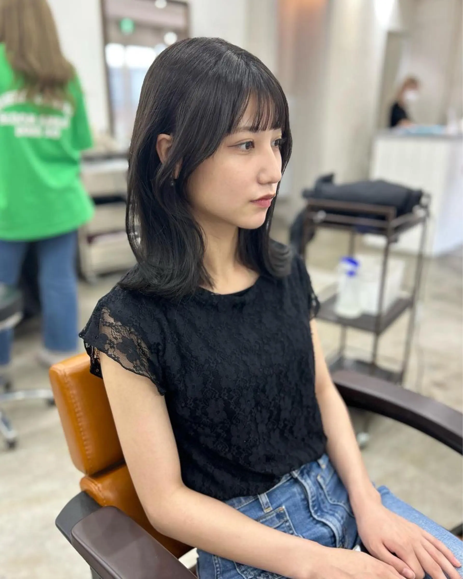 ミディアム カラー オリーブ/アッシュ やわらか透明感カラーのヘアスタイル