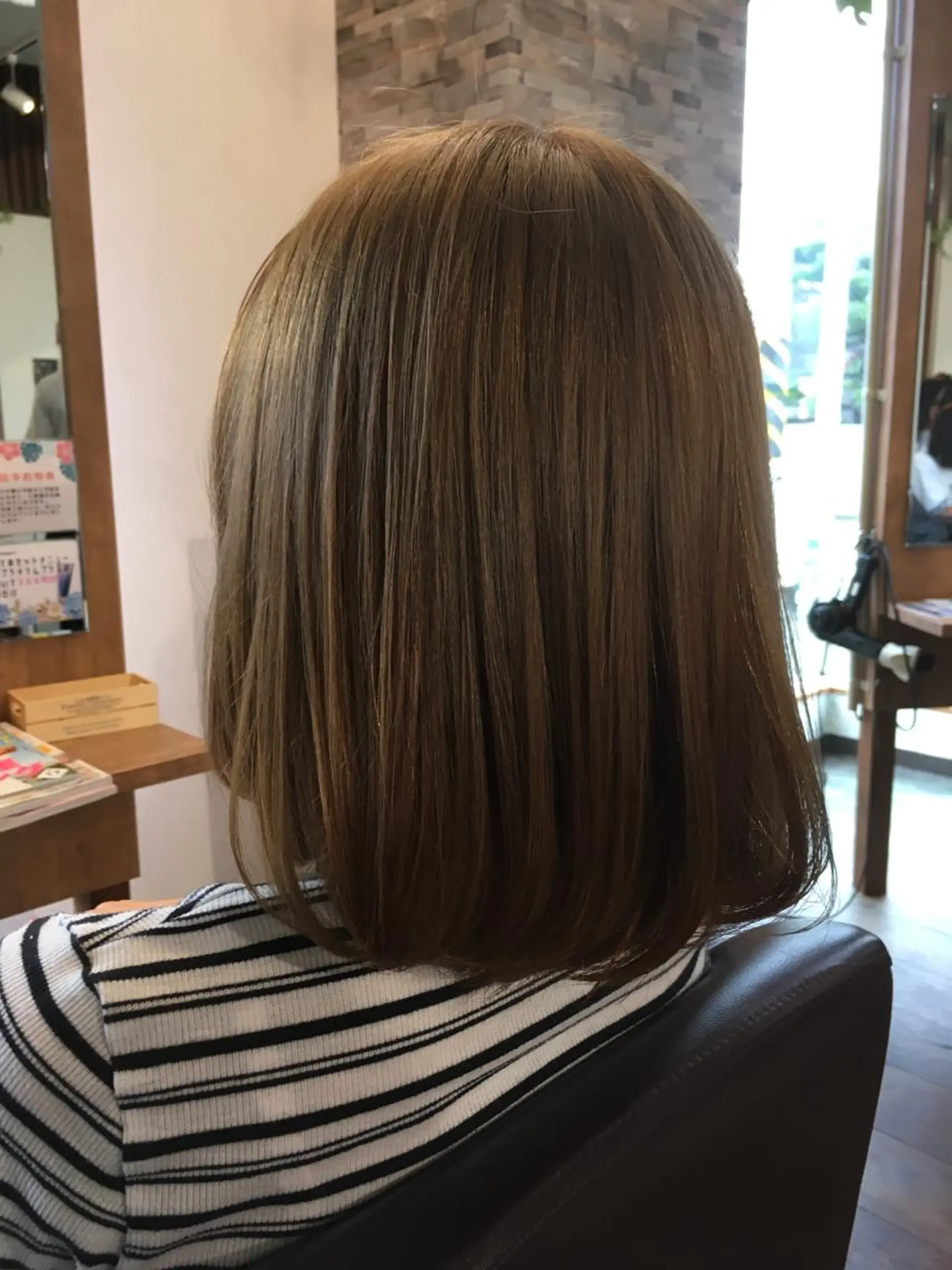 カラー ベージュカラー ブリーチ ミルクティーベージュ 三浦 健太郎のヘアスタイル