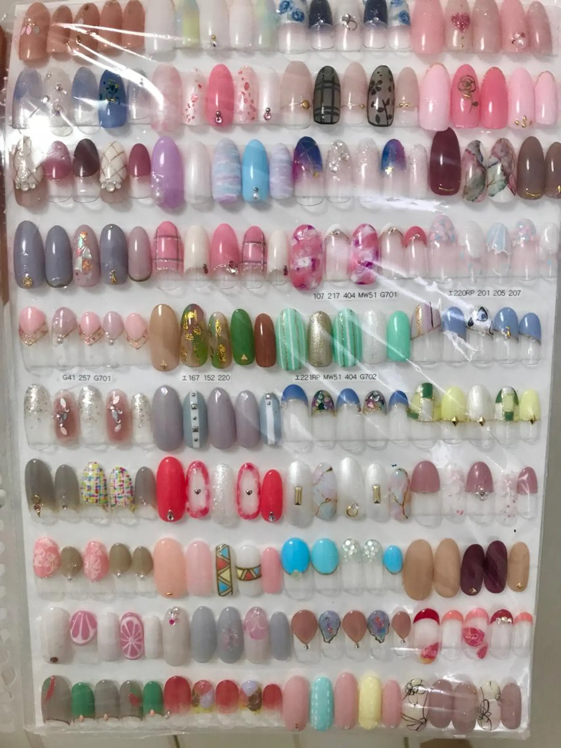 ネイル ジェルネイル ストーンネイル Verest 西荻窪のネイルデザイン