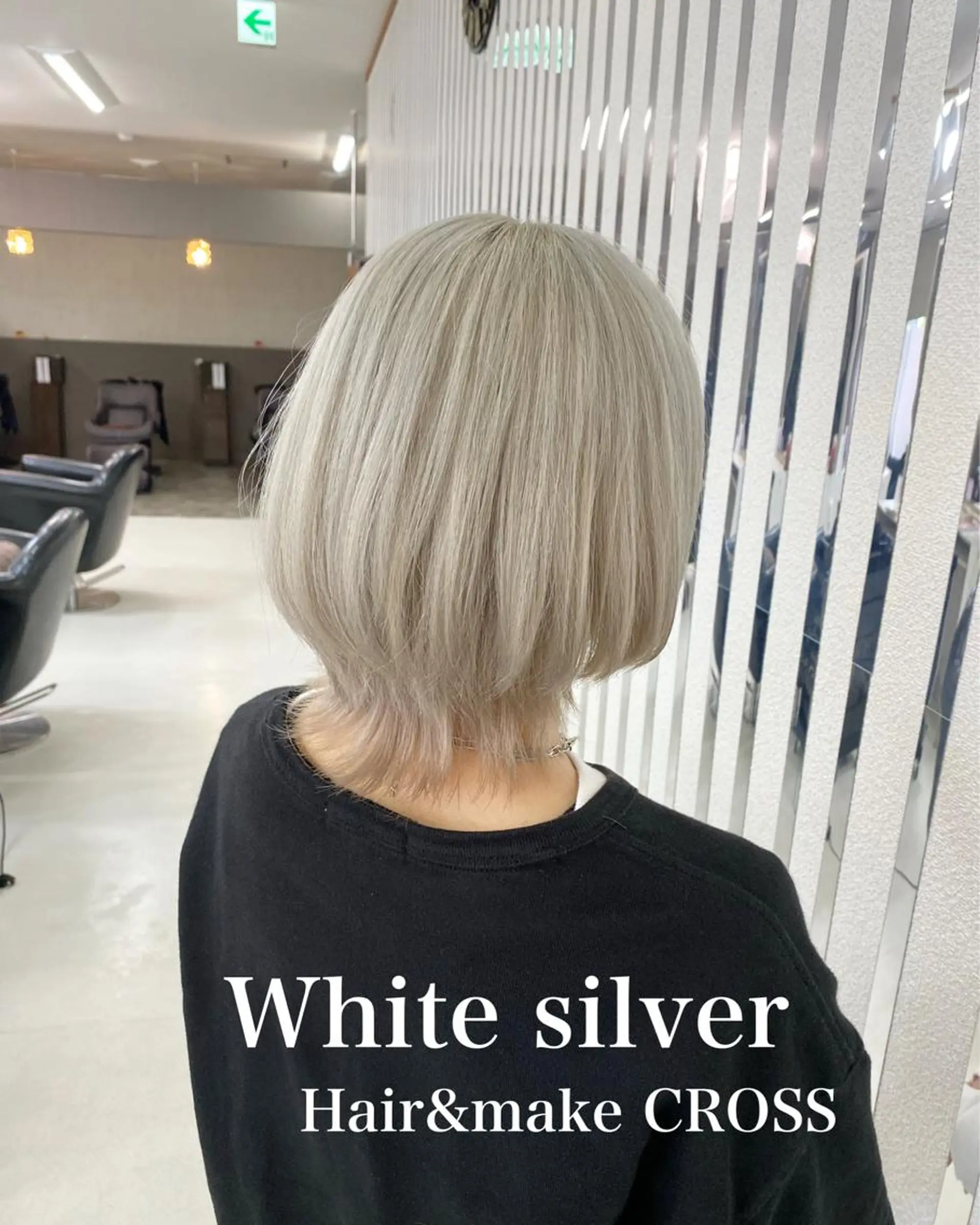 ショート カラー シルバー ホワイトシルバー ヘアカラー トリートメント YURI ✨のヘアスタイル