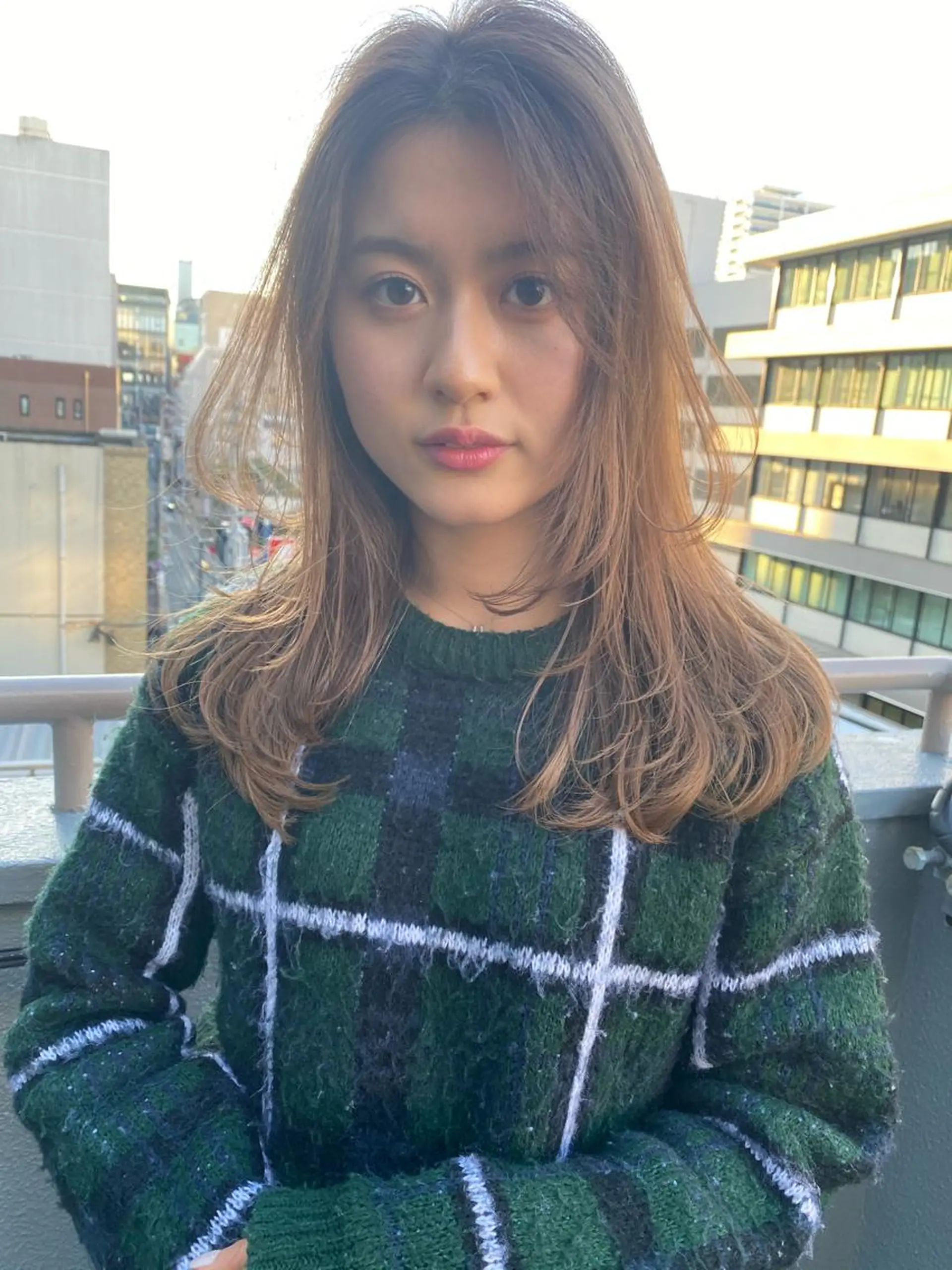 セミロング カラー ベージュカラー ブリーチ ケアブリーチ レイヤーカット Pia ツボイ ケイタのヘアスタイル