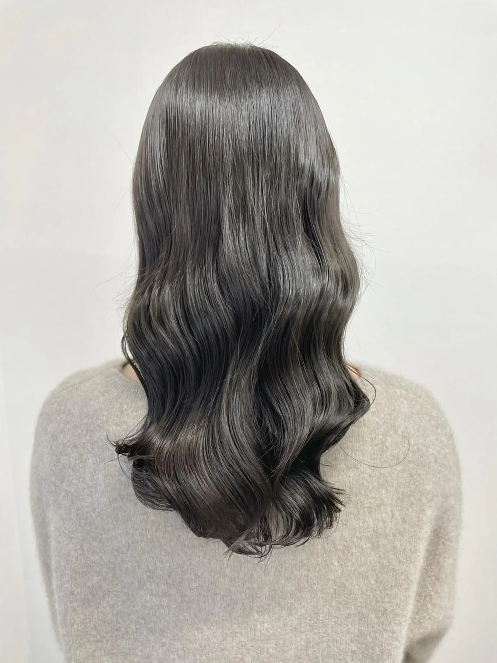 ロング カラー 肌に馴染む暗髪 梅田・増田のヘアスタイル