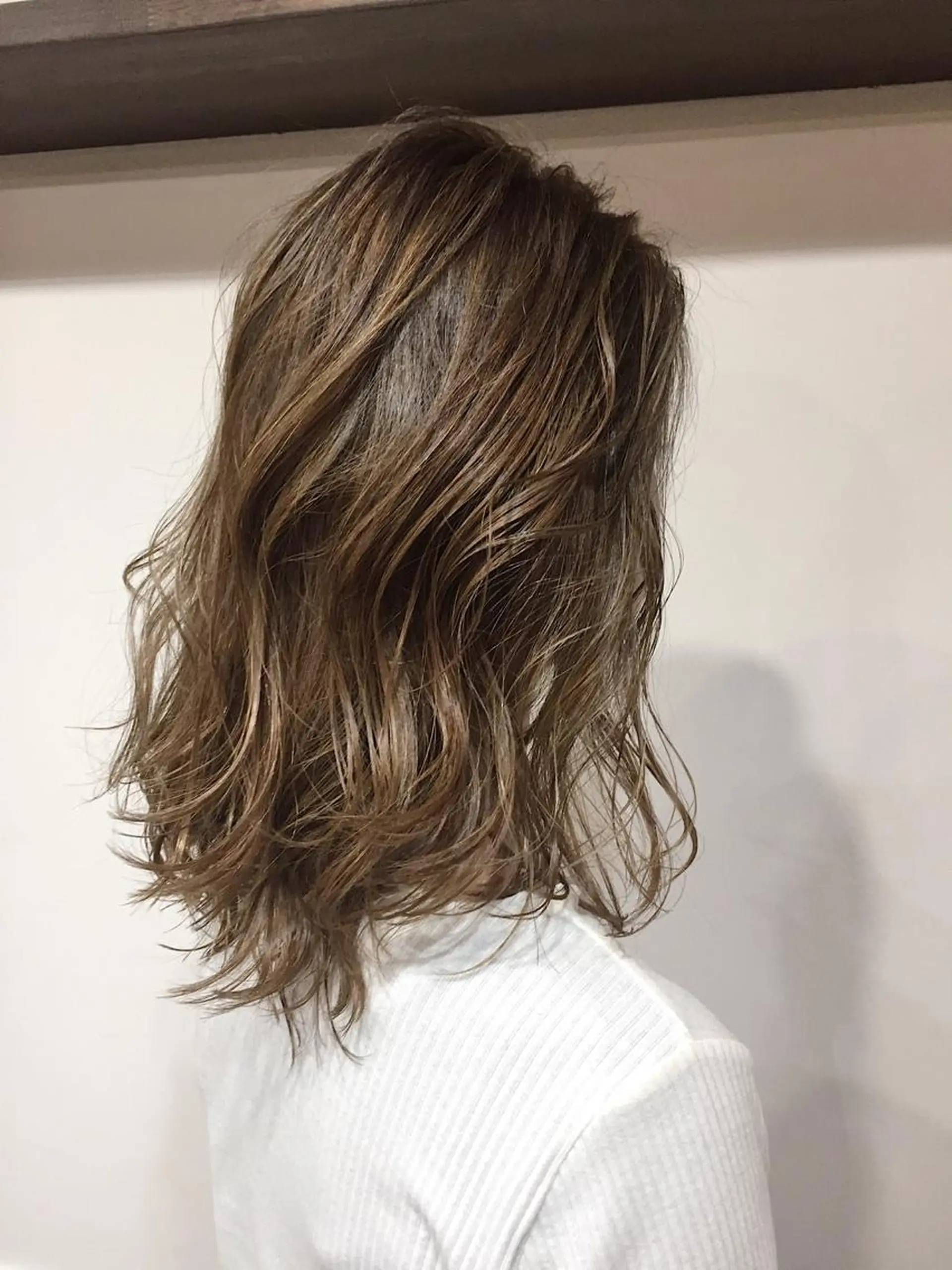 セミロング カラー ベージュカラー フォギーベージュ カラー特化サロン大阪 ルービック江坂/新城のヘアスタイル