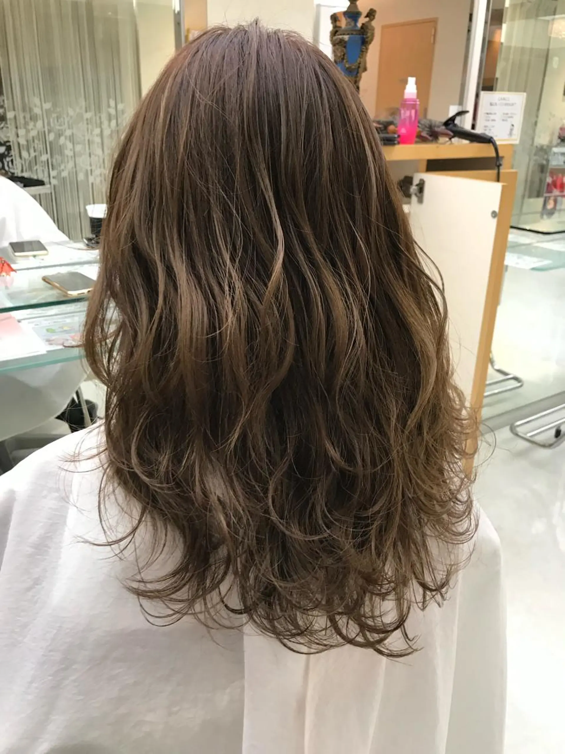 カラー ブリーチ ケアブリーチ ダブルカラー イヤリングカラー ハイライトカラー 落合しほ/韓国ヘア/ 髪質改善/縮毛矯正のヘアスタイル