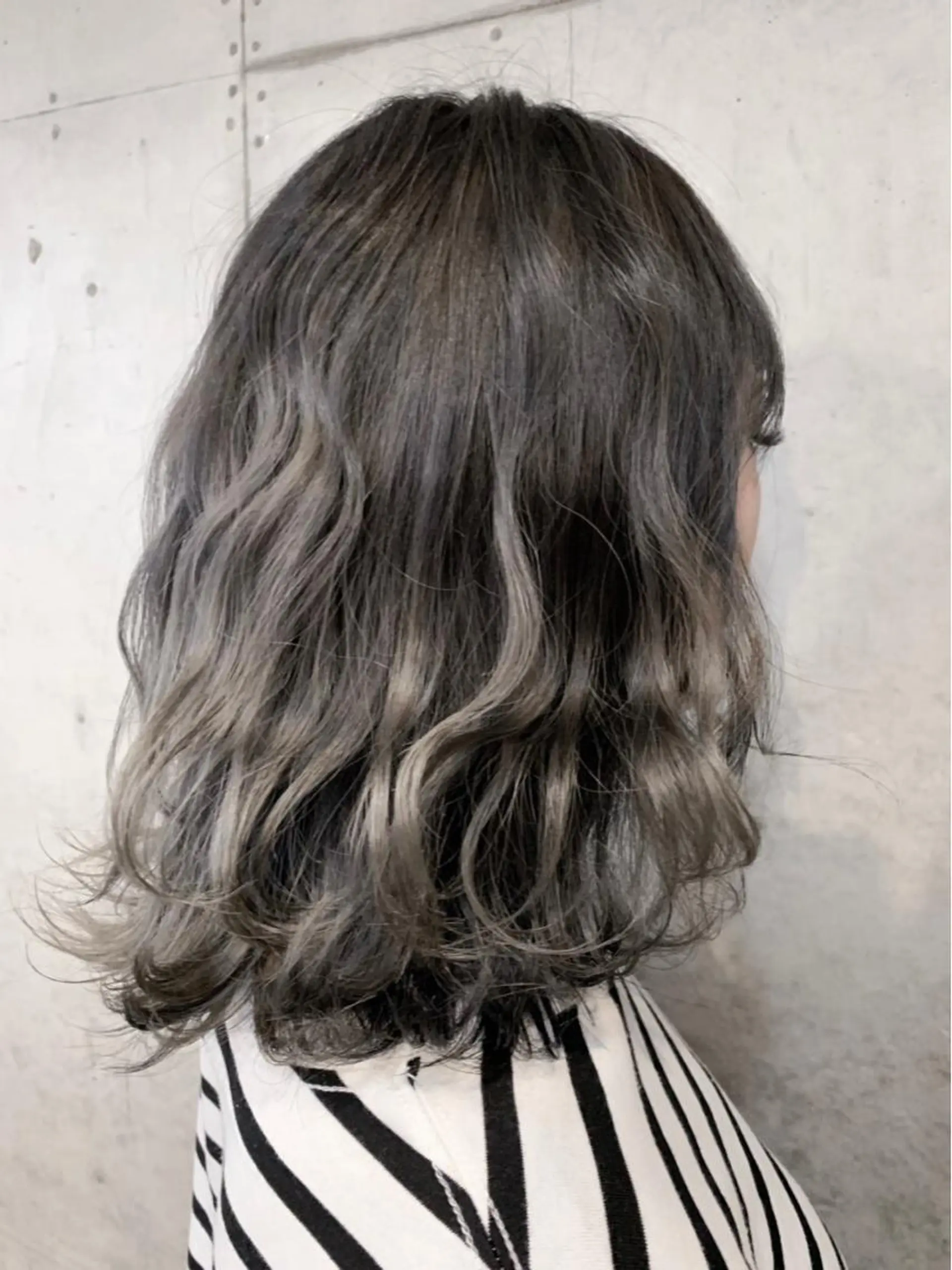 ミディアム カラー ヘアアレンジ ダブルカラー グラデーションカラー 藤原 ちひろのヘアスタイル