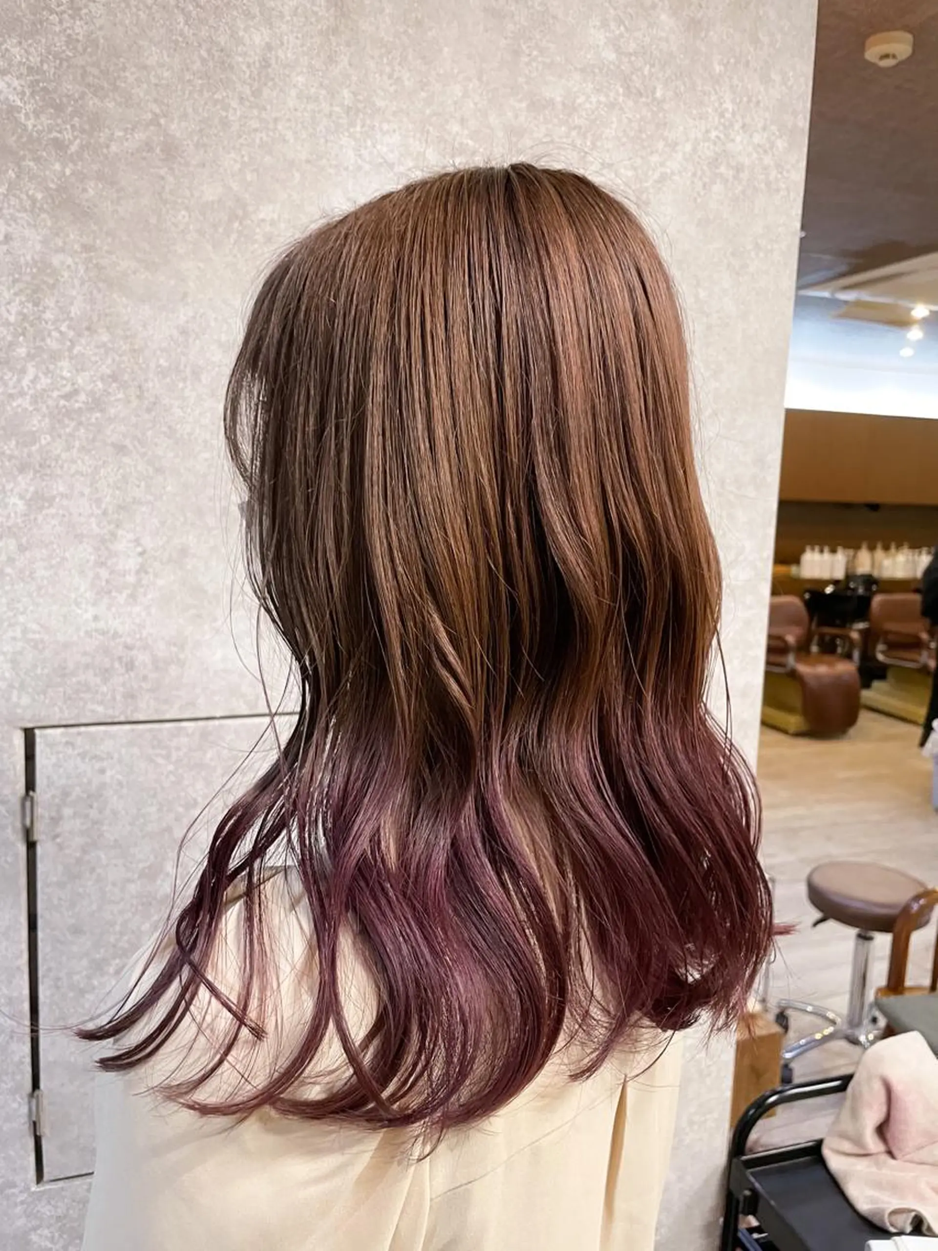 セミロング カラー ヘアアレンジ ベージュカラー 透明感カラー グラデーションカラー ピンクカラー ピンクベージュ ヘアカラー トリートメント イワタ マハ/ minim hairのヘアスタイル
