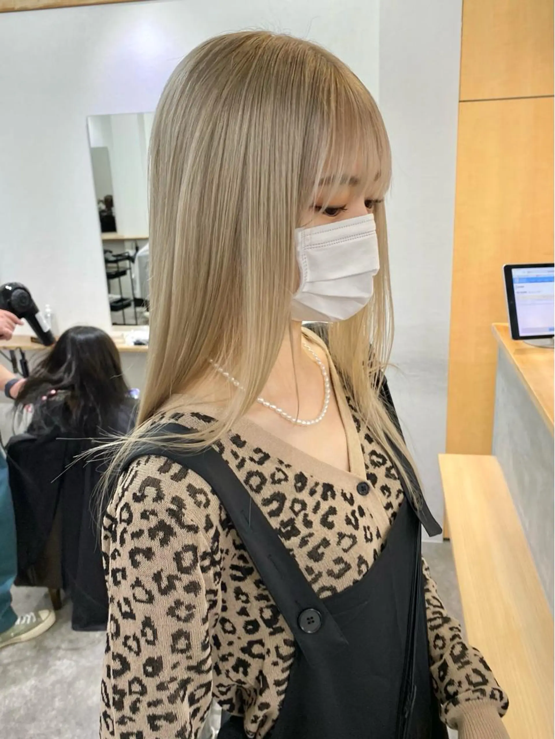 ミディアム カラー ブリーチ ヘアカラー 森貴裕/ベージュ/ パーマ/オリーブのヘアスタイル