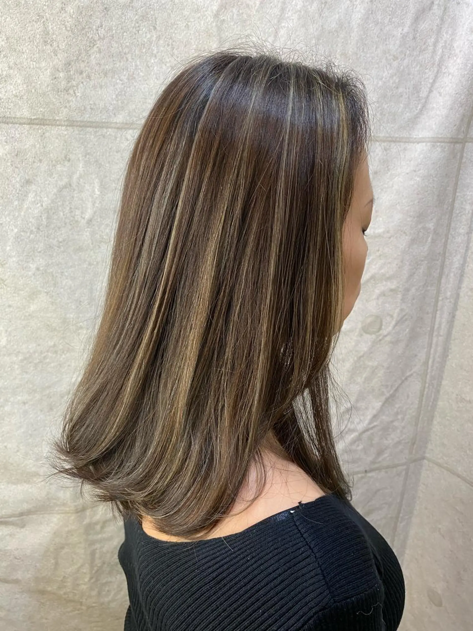 セミロング カット ヘアカラー 長濱 俊のヘアスタイル