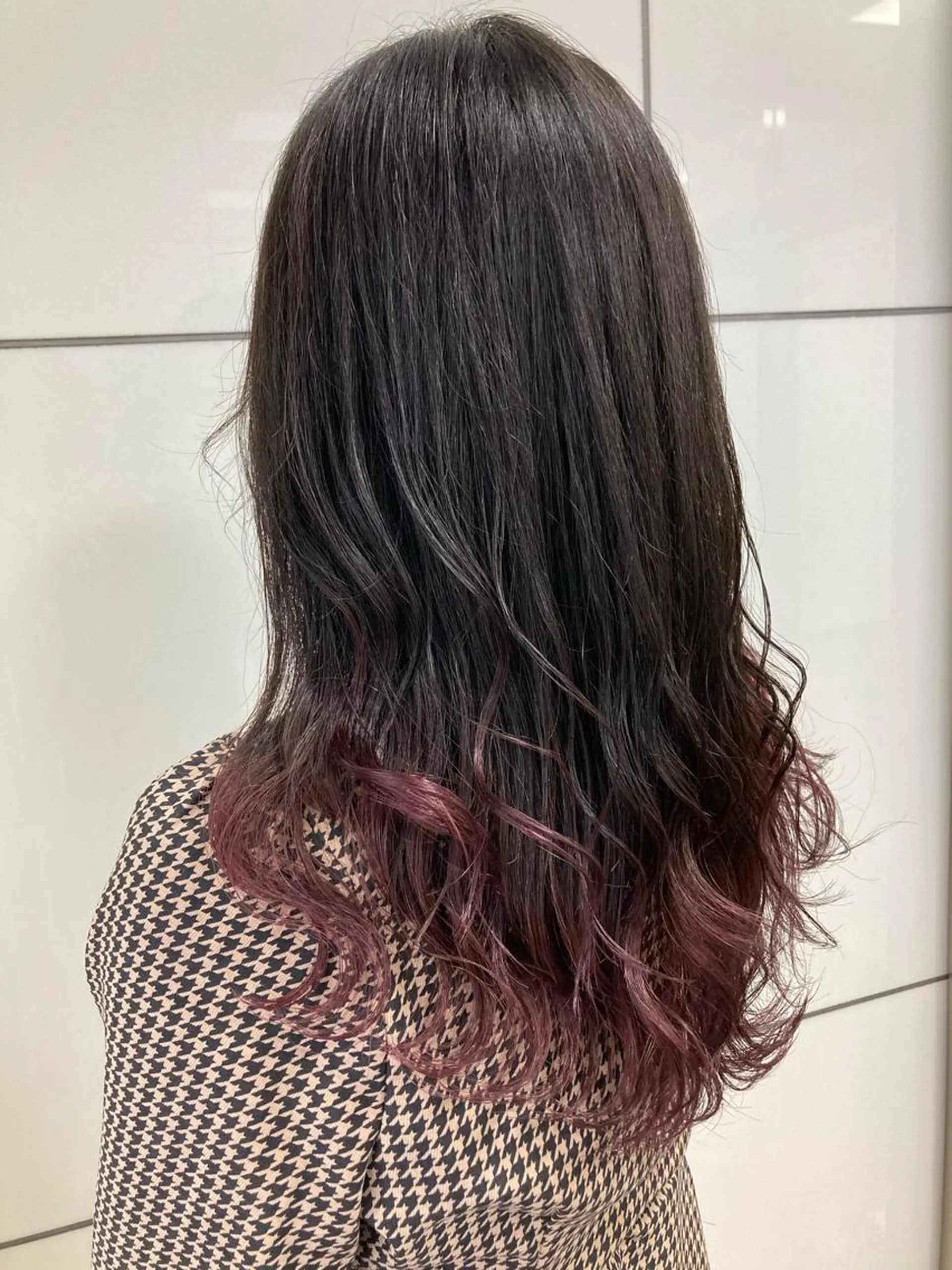 セミロング カラー グラデーションカラー ピンクカラー ヘアカラー トリートメント 髪質改善/痛ませ ないカラー/西村航大のヘアスタイル