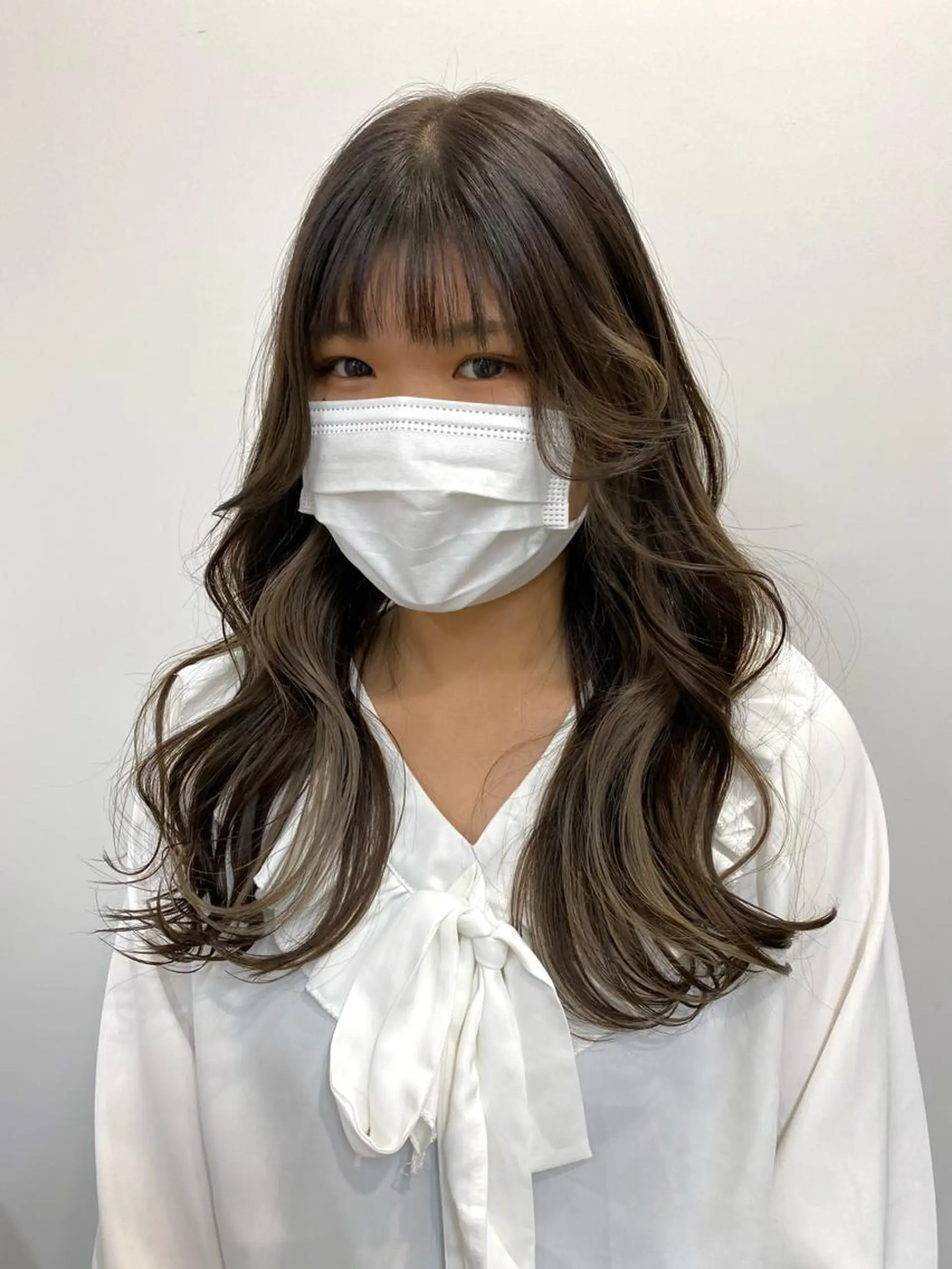 ロング カラー イヤリングカラー ハイトーンカラー インナーカラー 韓国風ヘア エクステモデル募集 💗大阪梅田/川上のヘアスタイル