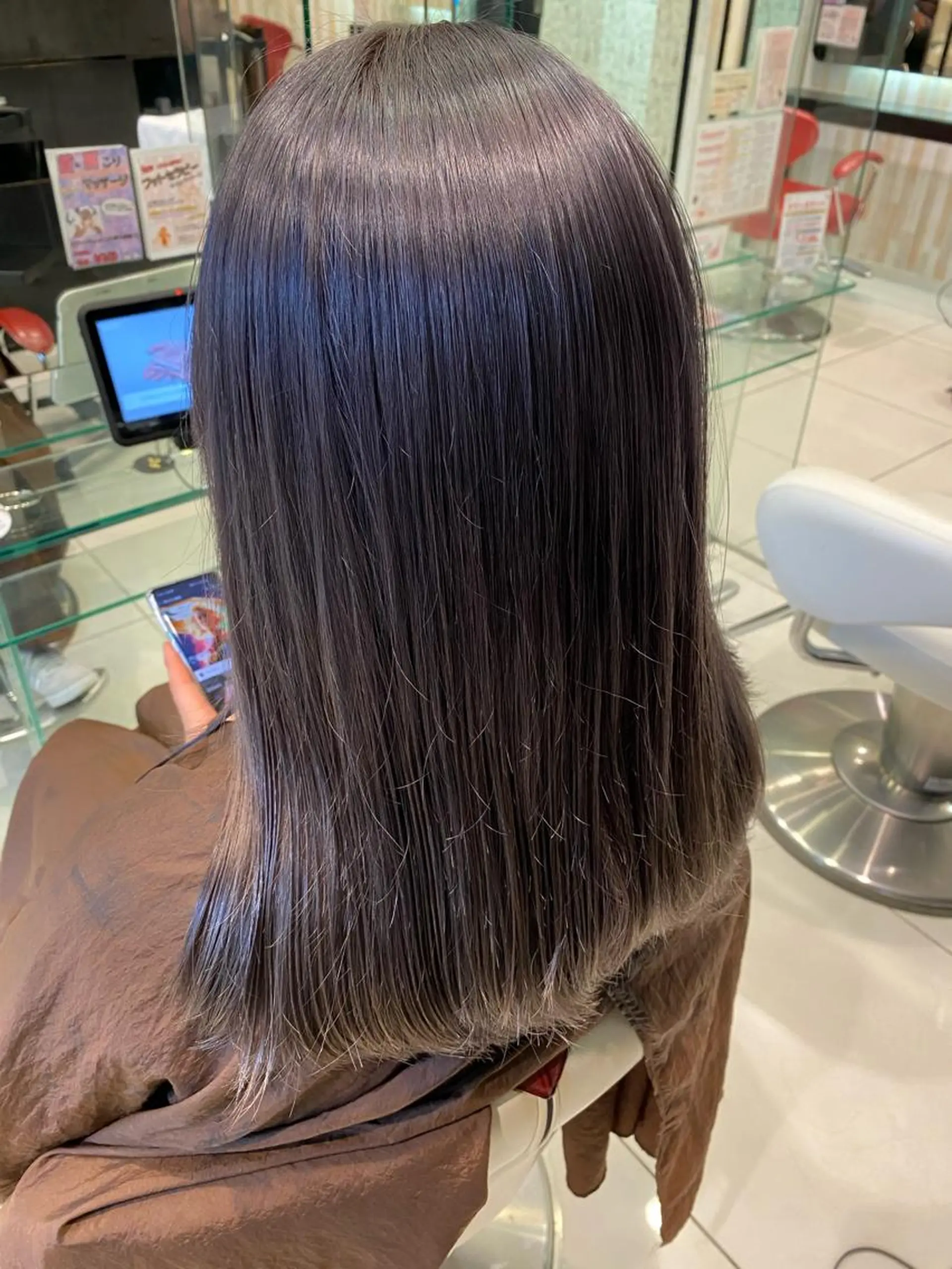 ミディアム ヘアカラー デザインカラー✨新倉 佑奈のヘアスタイル