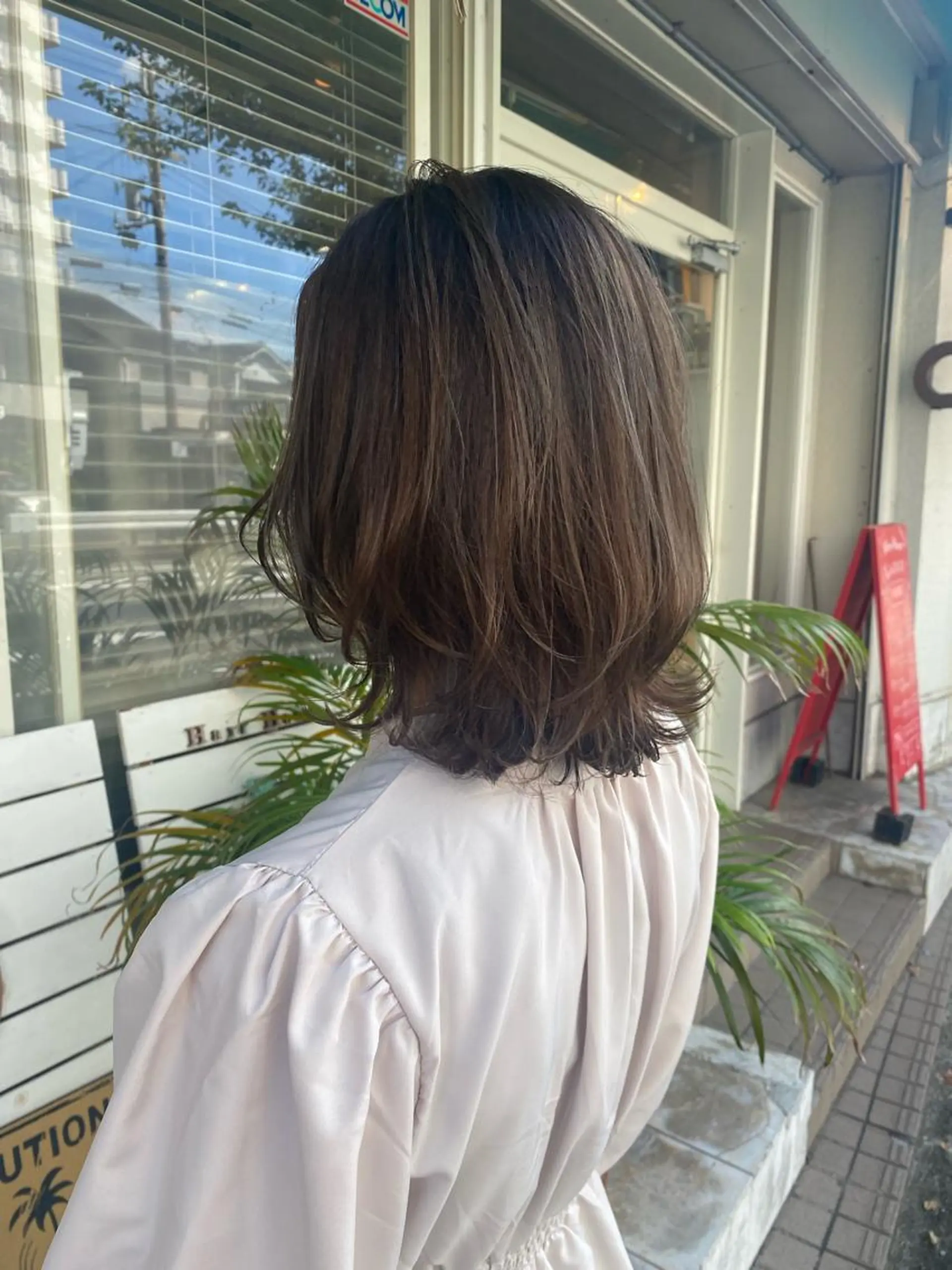 ミディアム カット ヘアカラー トリートメント 西元 亜由美のヘアスタイル
