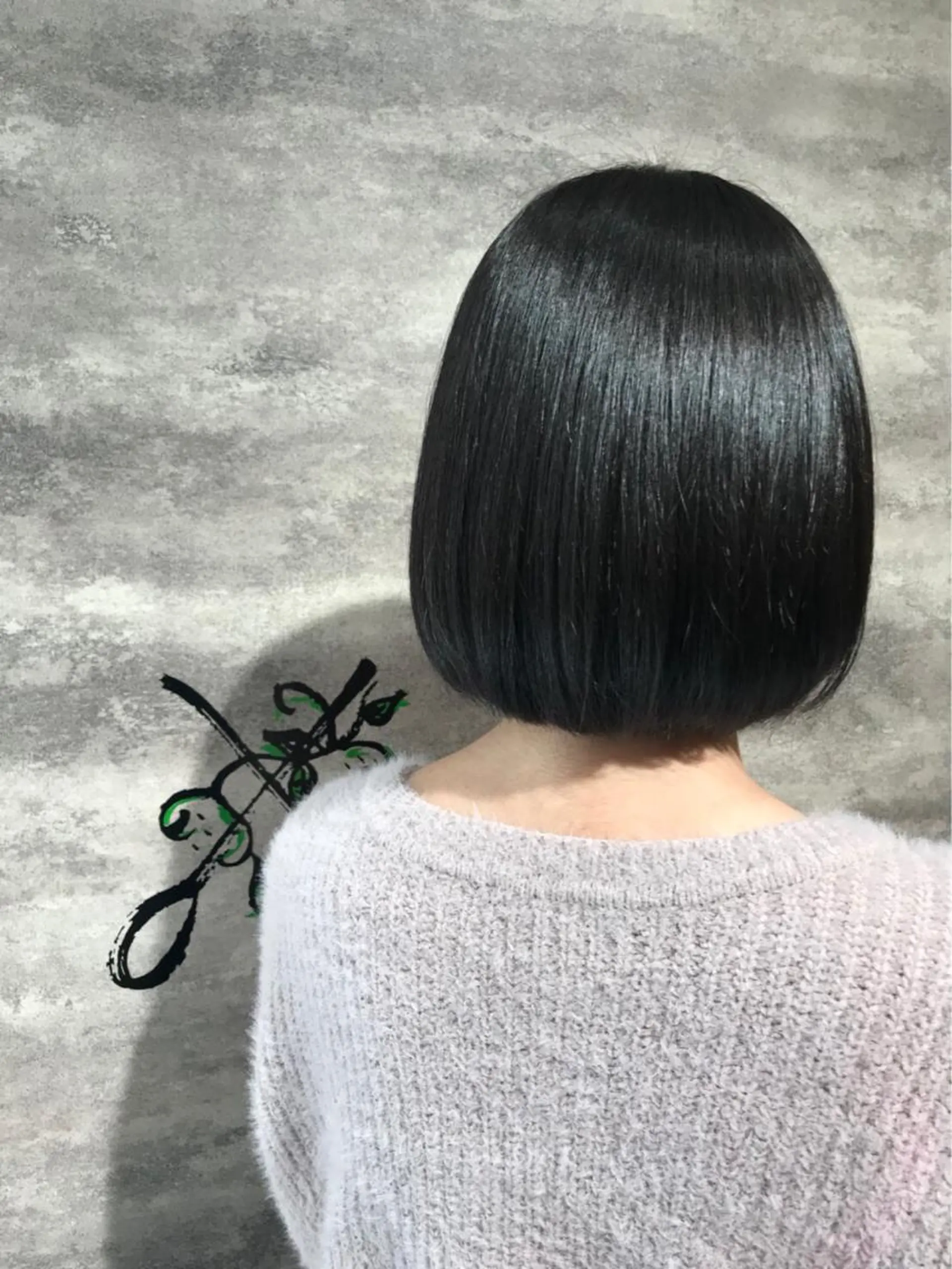 ショート カラー 黒髪 ブルーカラー ブルーブラック ボブ Blanco Color&Careのヘアスタイル