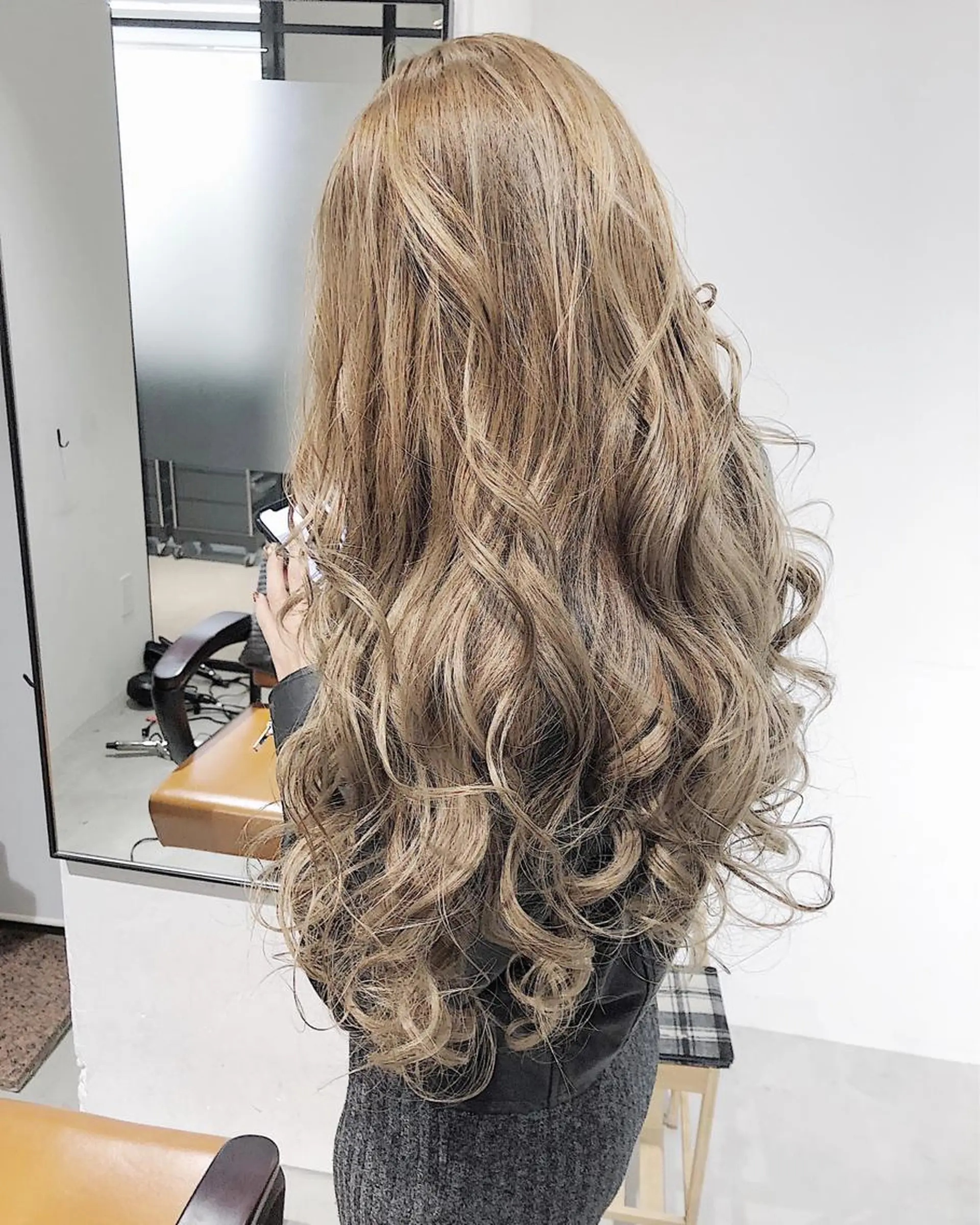 ロング カラー パーマ ヘアアレンジ ネイル マツエク・マツパ ベージュカラー グラデーションカラー グラデーション ヘアカラー トリートメント エクステ 【Diar】オーナー アキヨシケンタのヘアスタイル