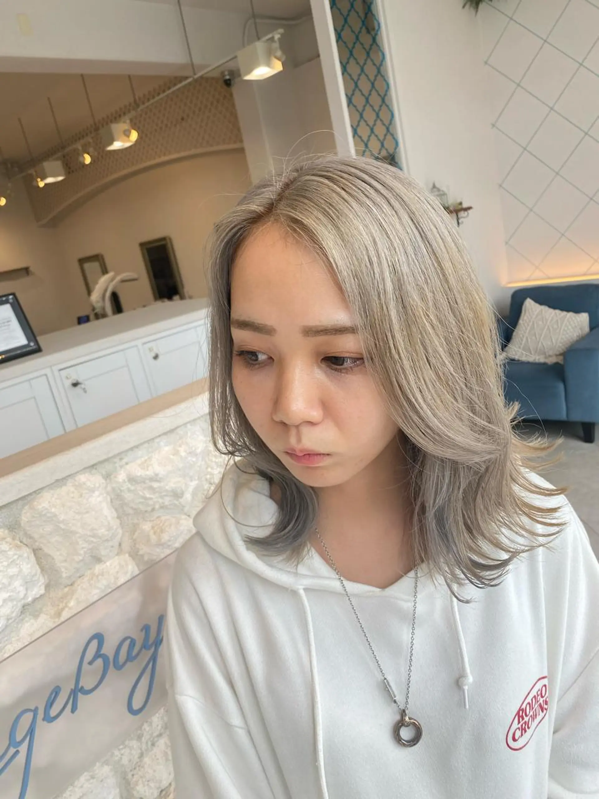 セミロング カラー ヘアカラー トリートメント AngeBay.NaHa所属・饒平名 知也のヘアスタイル